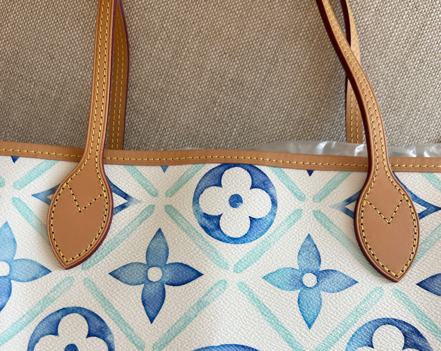 Louis Vuitton Neverfull By The Pool Lagoon -Limited Edition