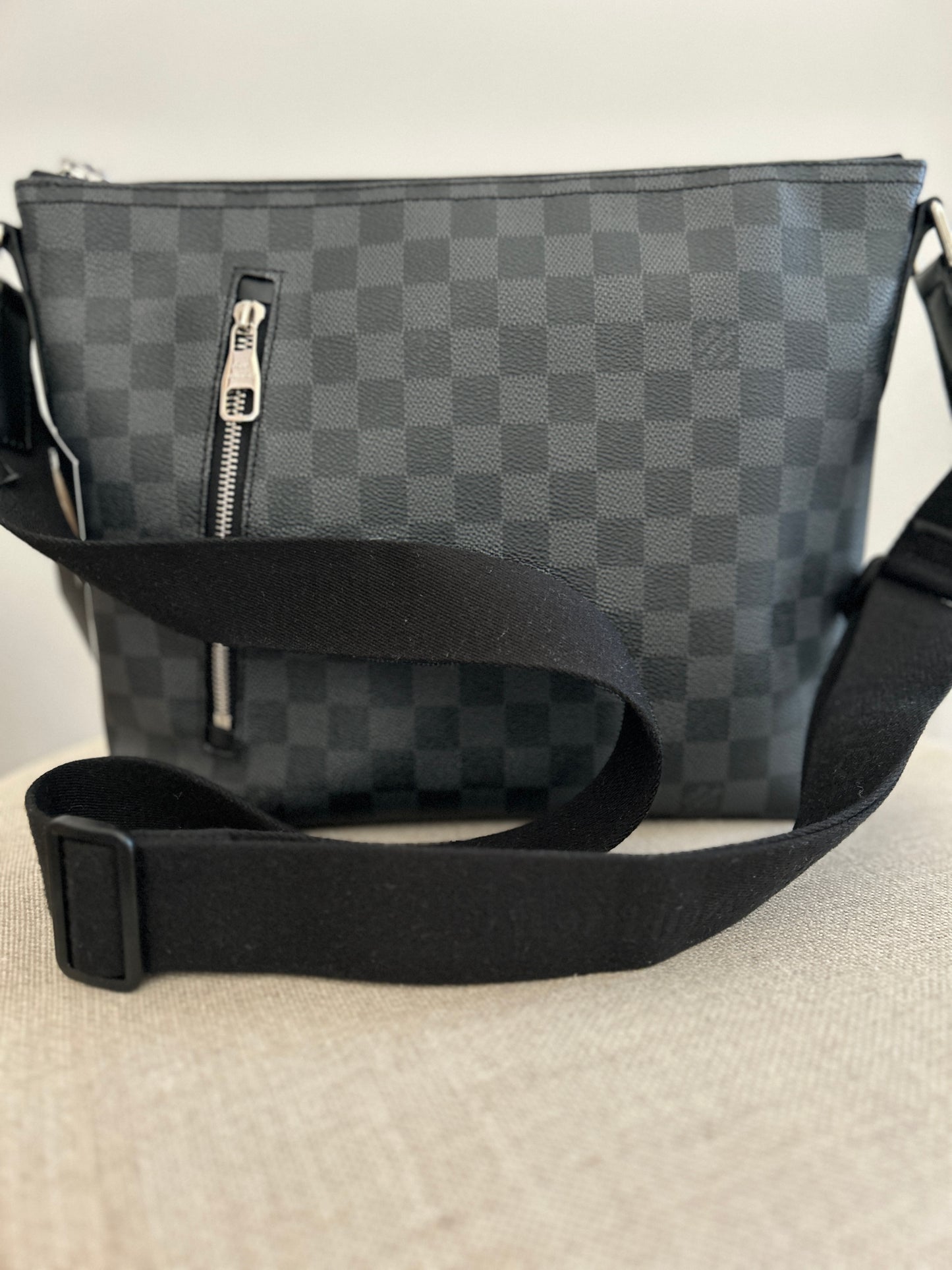 Louis Vuitton Mick PM in Damier Graphite