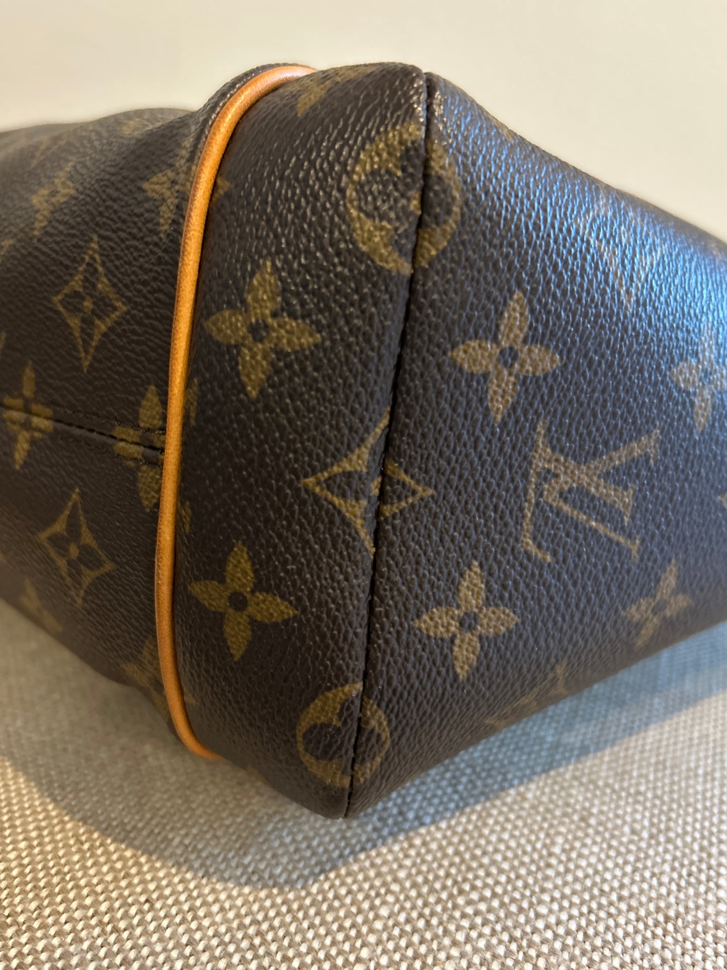 Louis Vuitton Totally PM