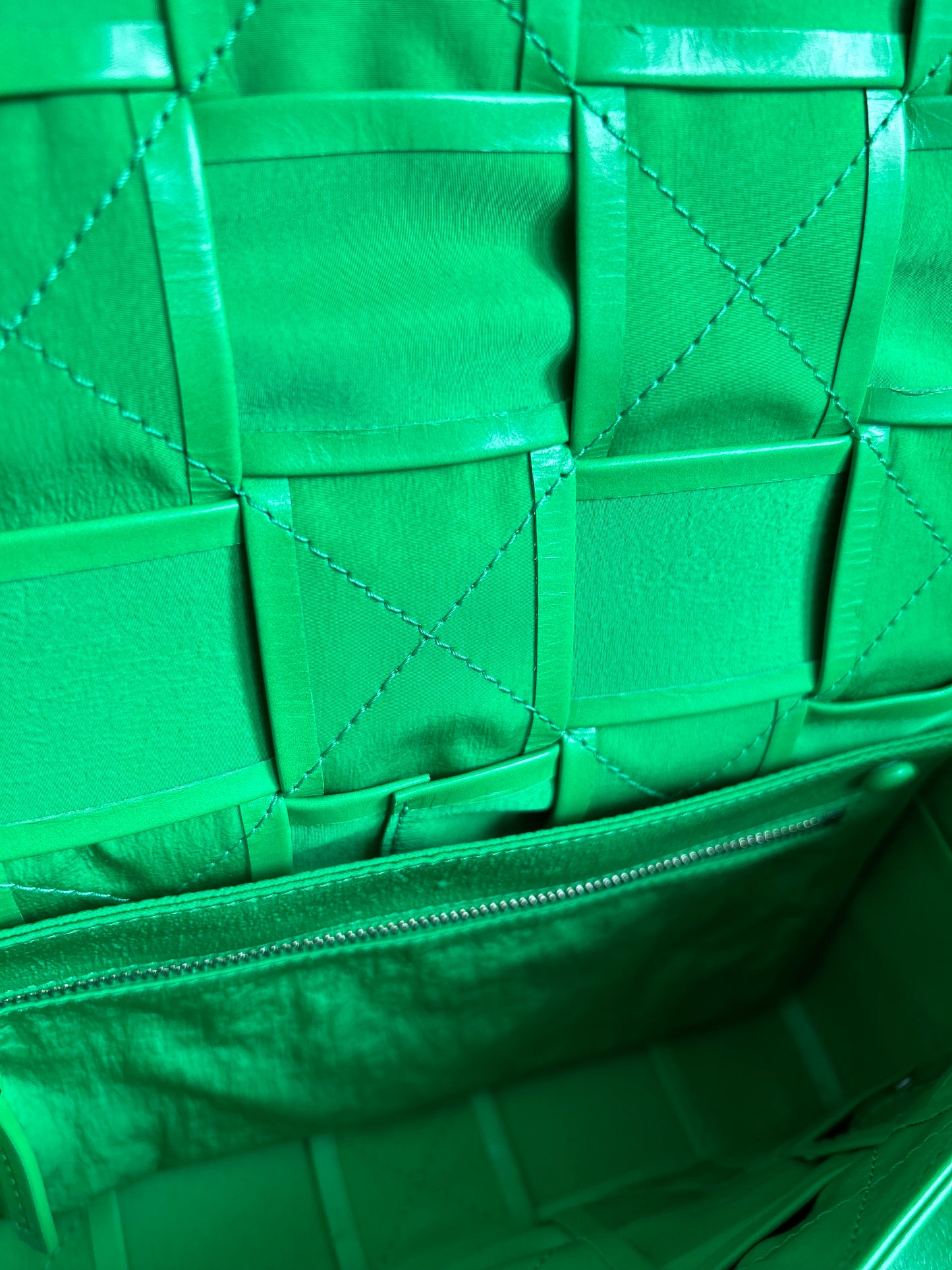 Bottega Veneta Cassette, Intrecciato - Medium