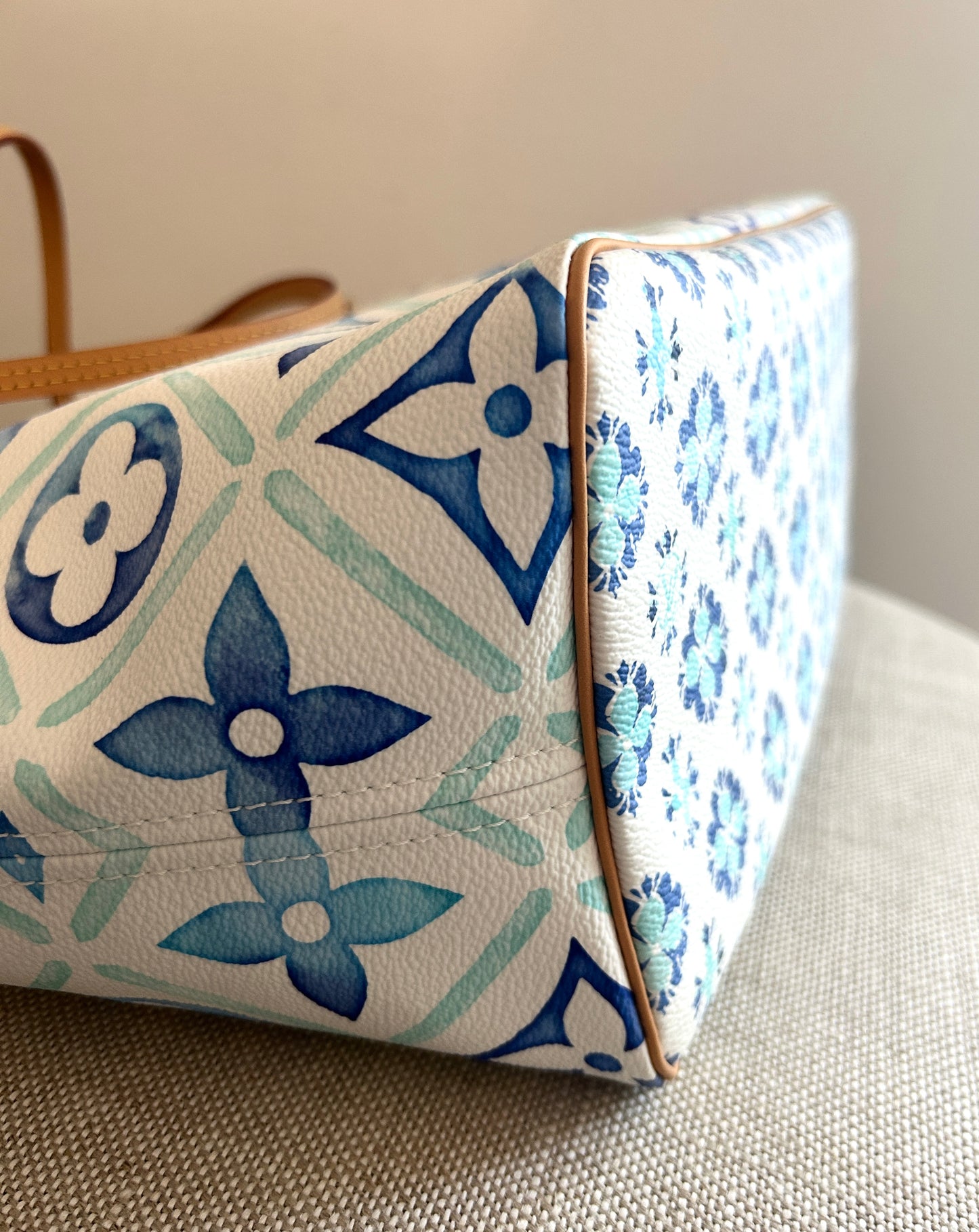 Louis Vuitton Neverfull By The Pool Lagoon -Limited Edition