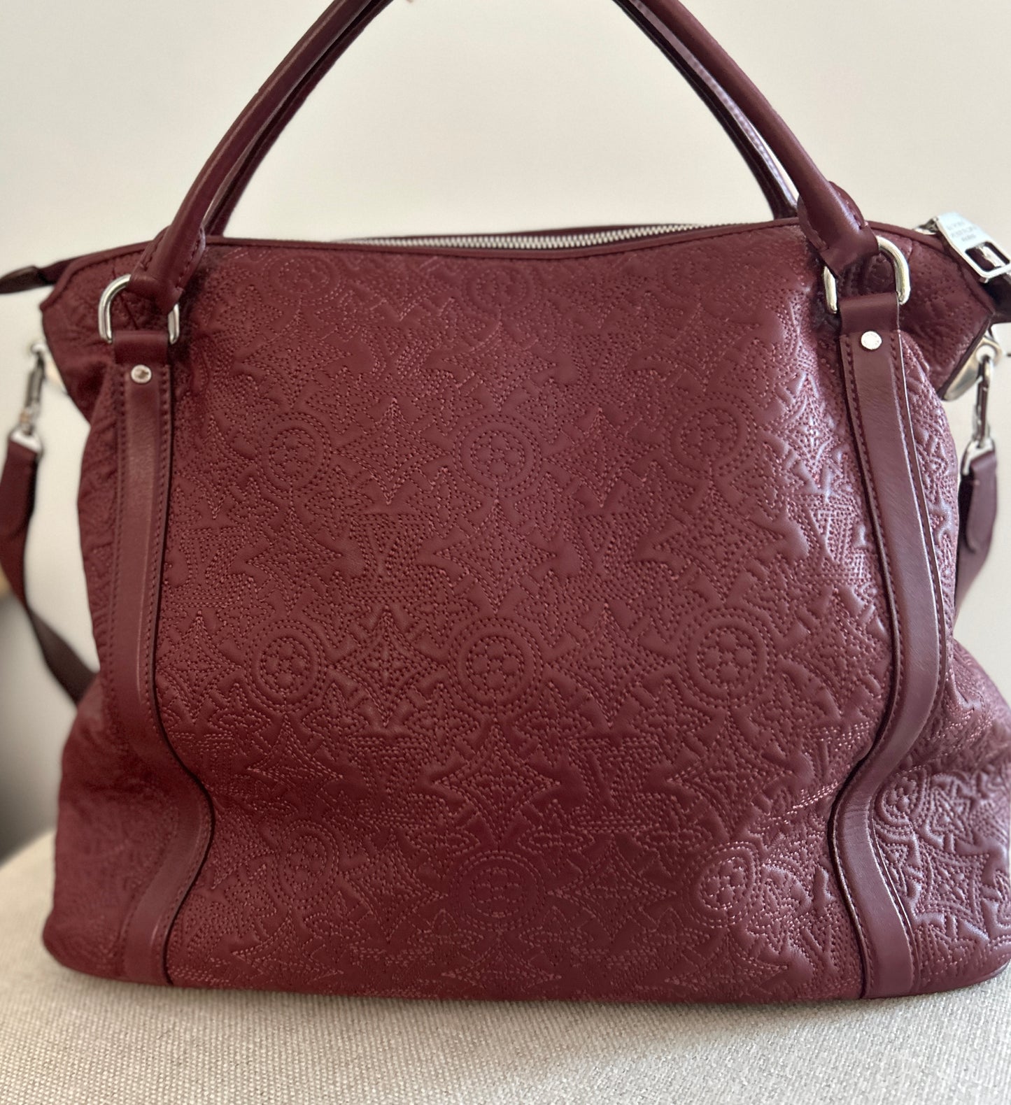 Louis Vuitton
Antheia Ixia Handbag Leather MM