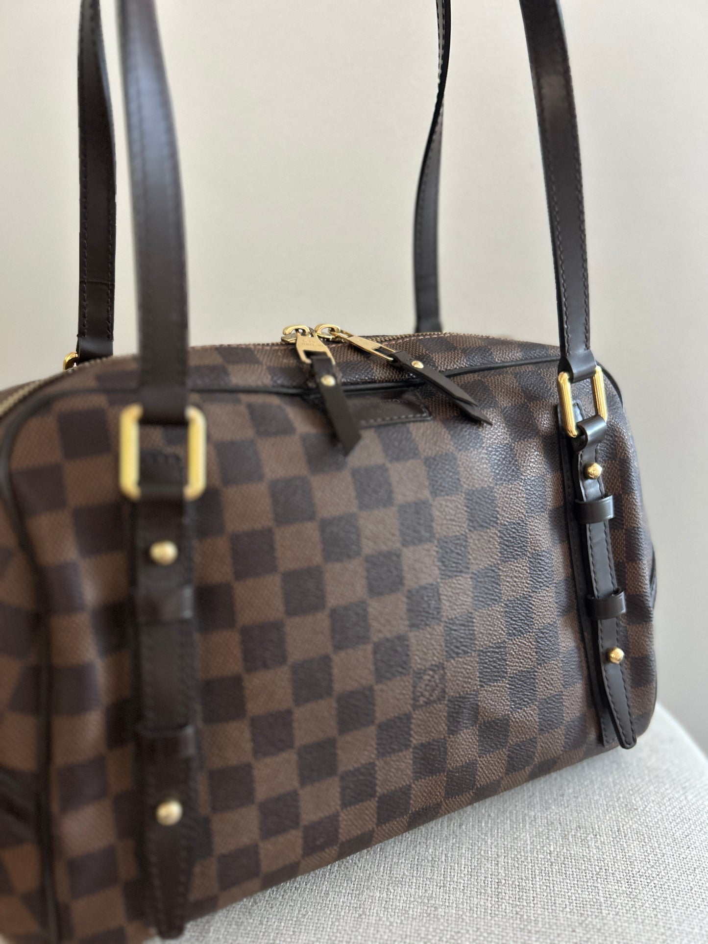 Louis Vuitton
Rivington GM Danier Ebene Canvas Shoulder Bag