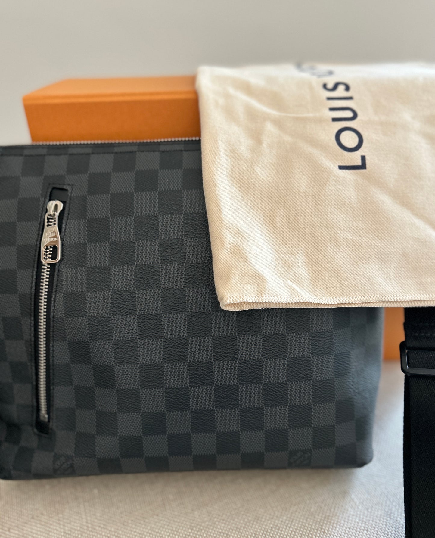 Louis Vuitton Mick PM in Damier Graphite