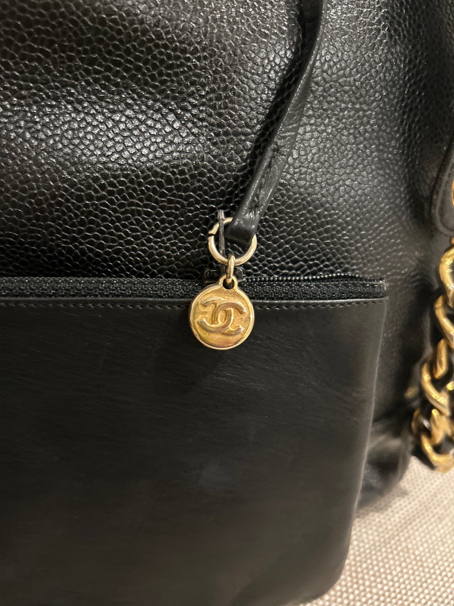 CHANEL
Chanel Caviar CCBucket Bag