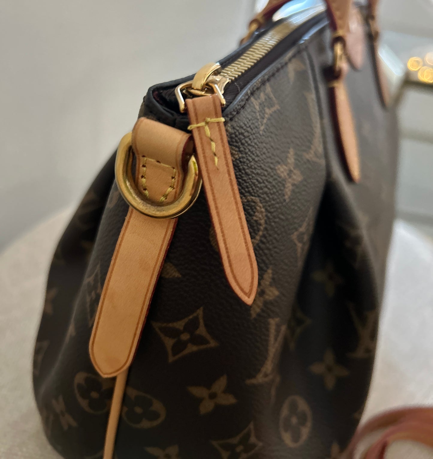 Louis Vuitton Turenne Handbag MM