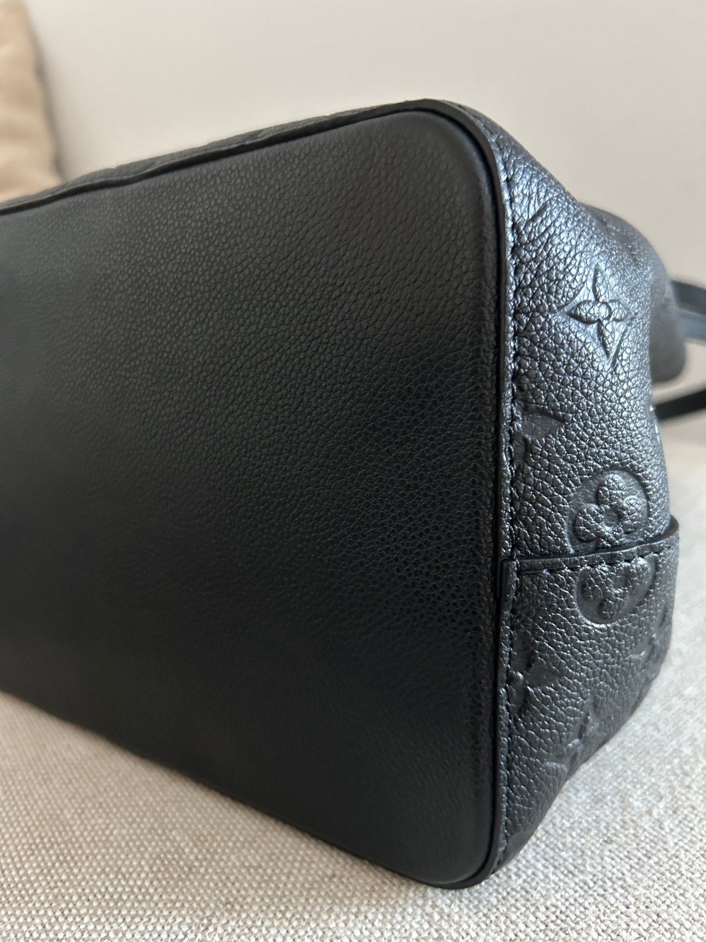 Louis Vuitton  NéoNoé MM Empreinte Leather - Black