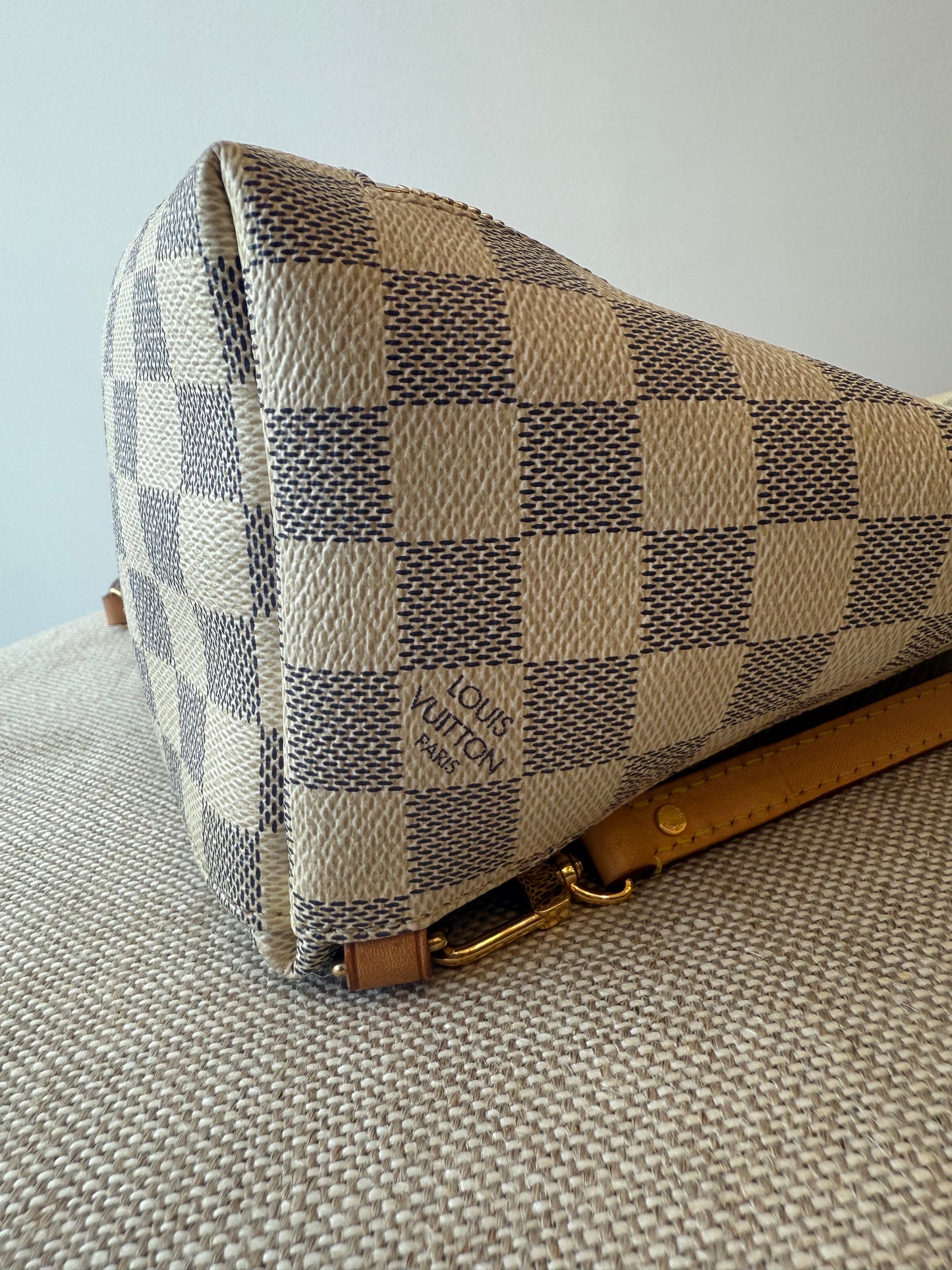 Louis Vuitton
Damier Azur Sperone BB
