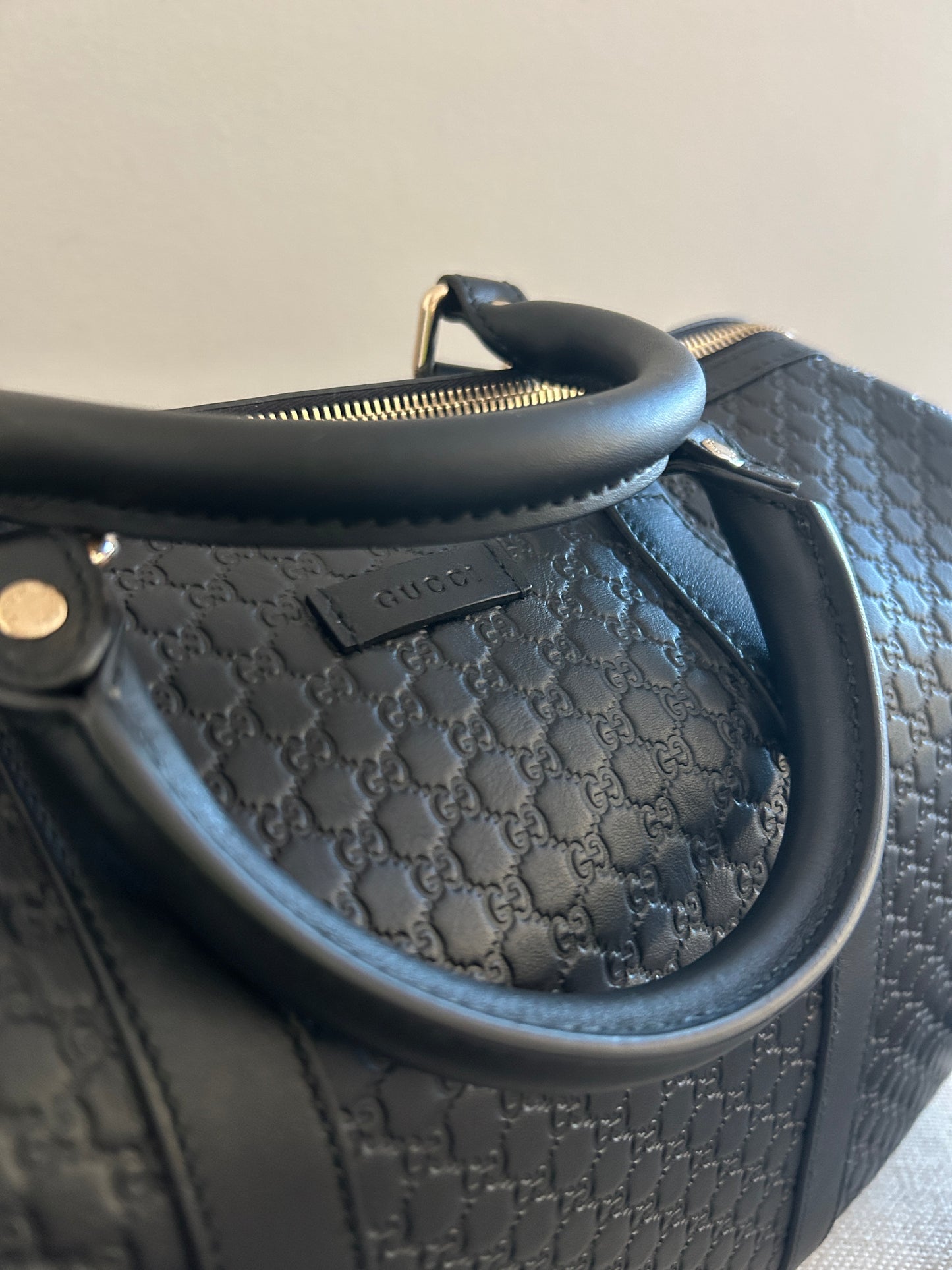 Gucci Microguccissima Boston Bag - Black