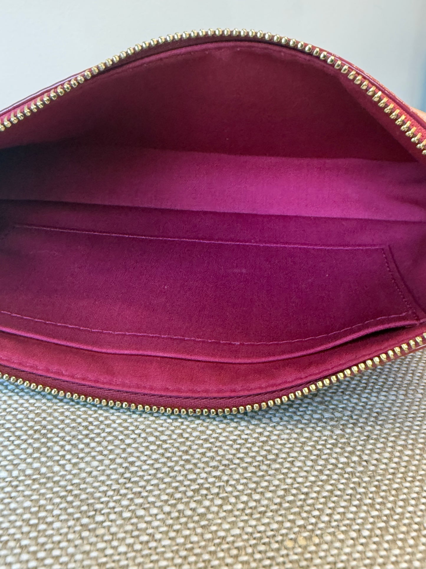 Louis Vuitton  Vernis Monogram Vernis Pochette Shoulder Bag (red/cranberry)