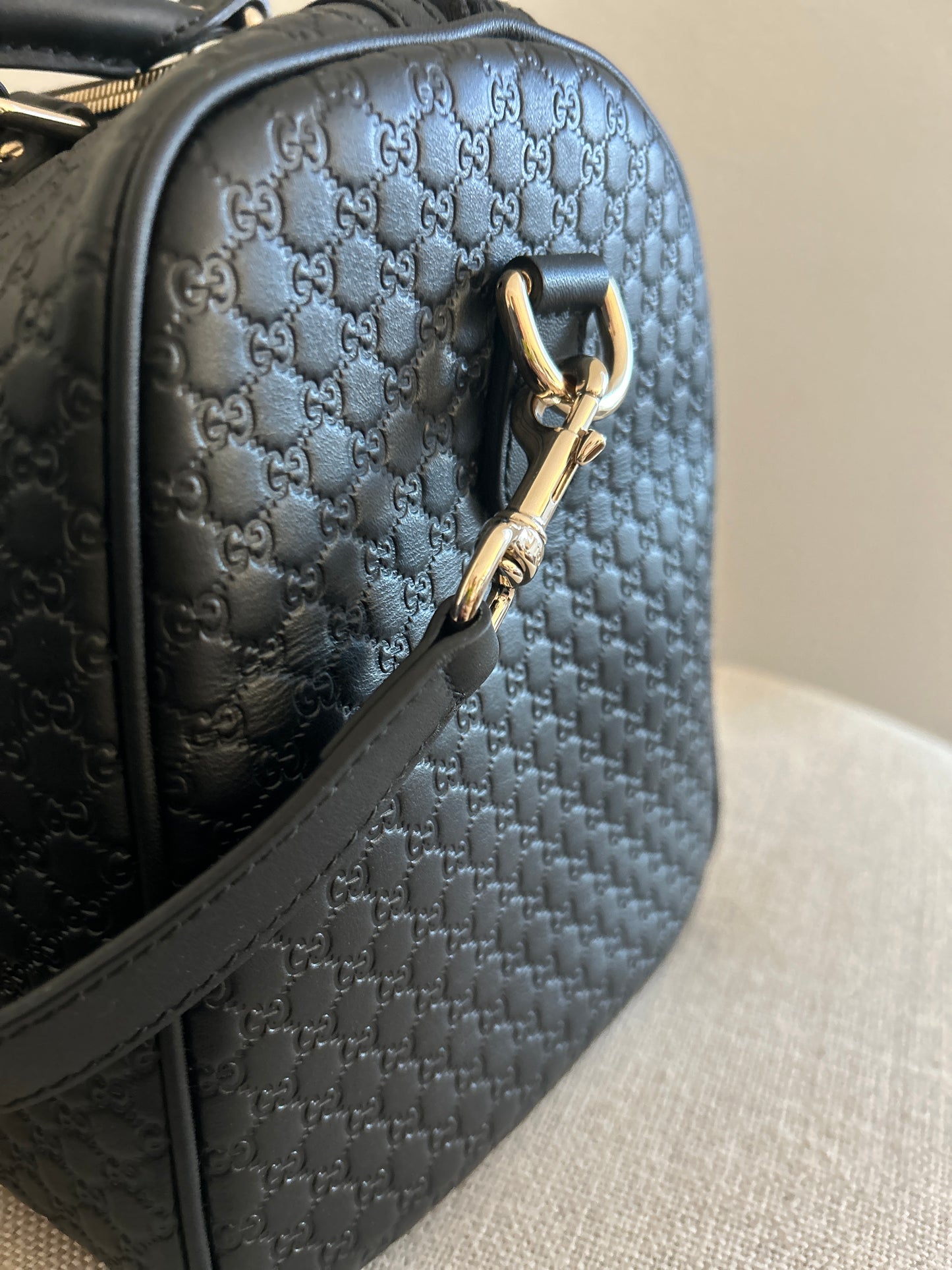 Gucci Microguccissima Boston Bag - Black