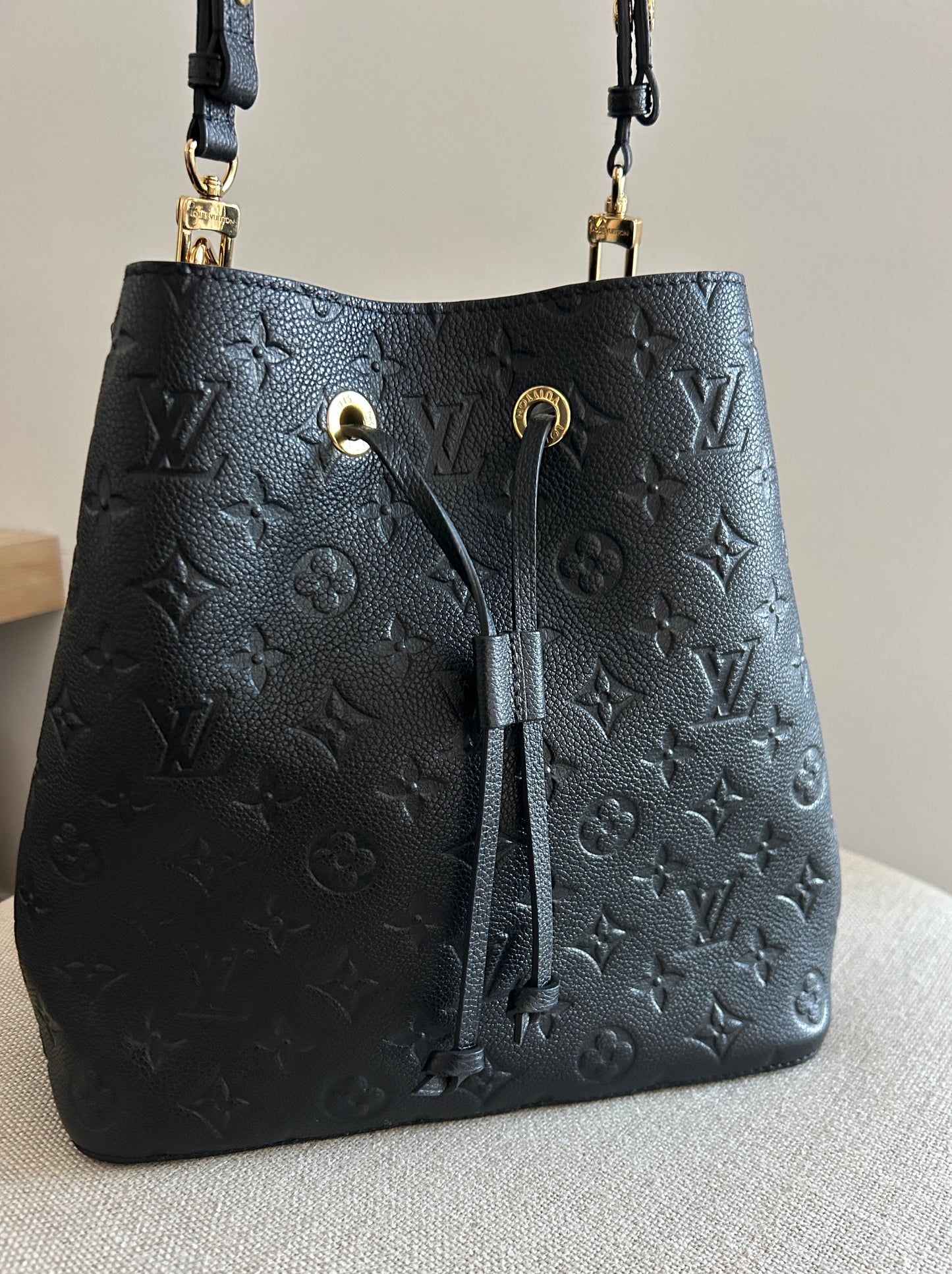 Louis Vuitton  NéoNoé MM Empreinte Leather - Black