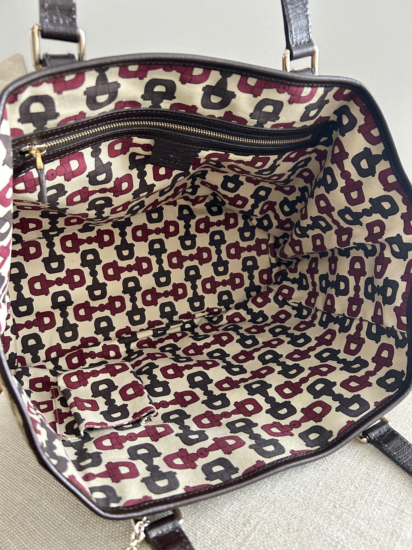 GUCCI
Jolicoeur GG Canvas Tote