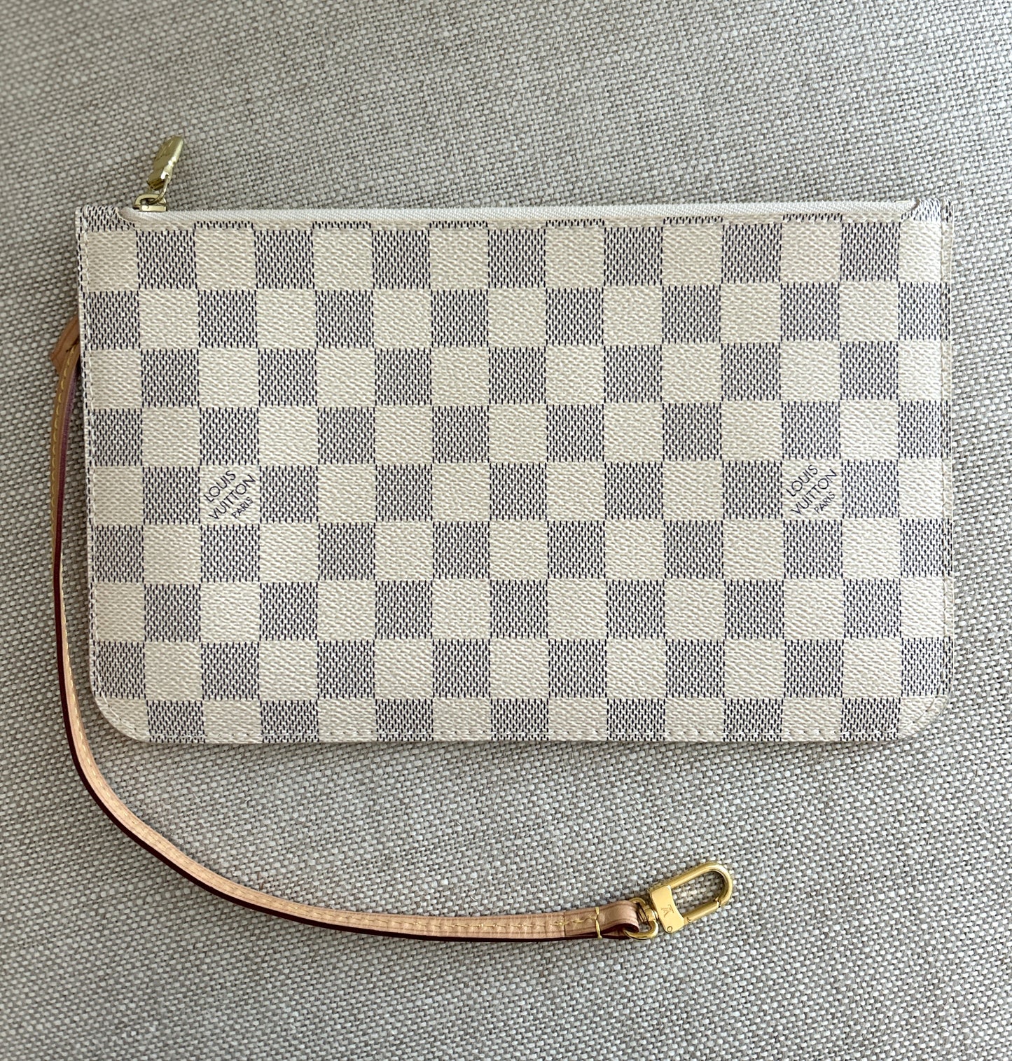 Louis Vuitton Neverfull in Damier Azure MM (microchipped)