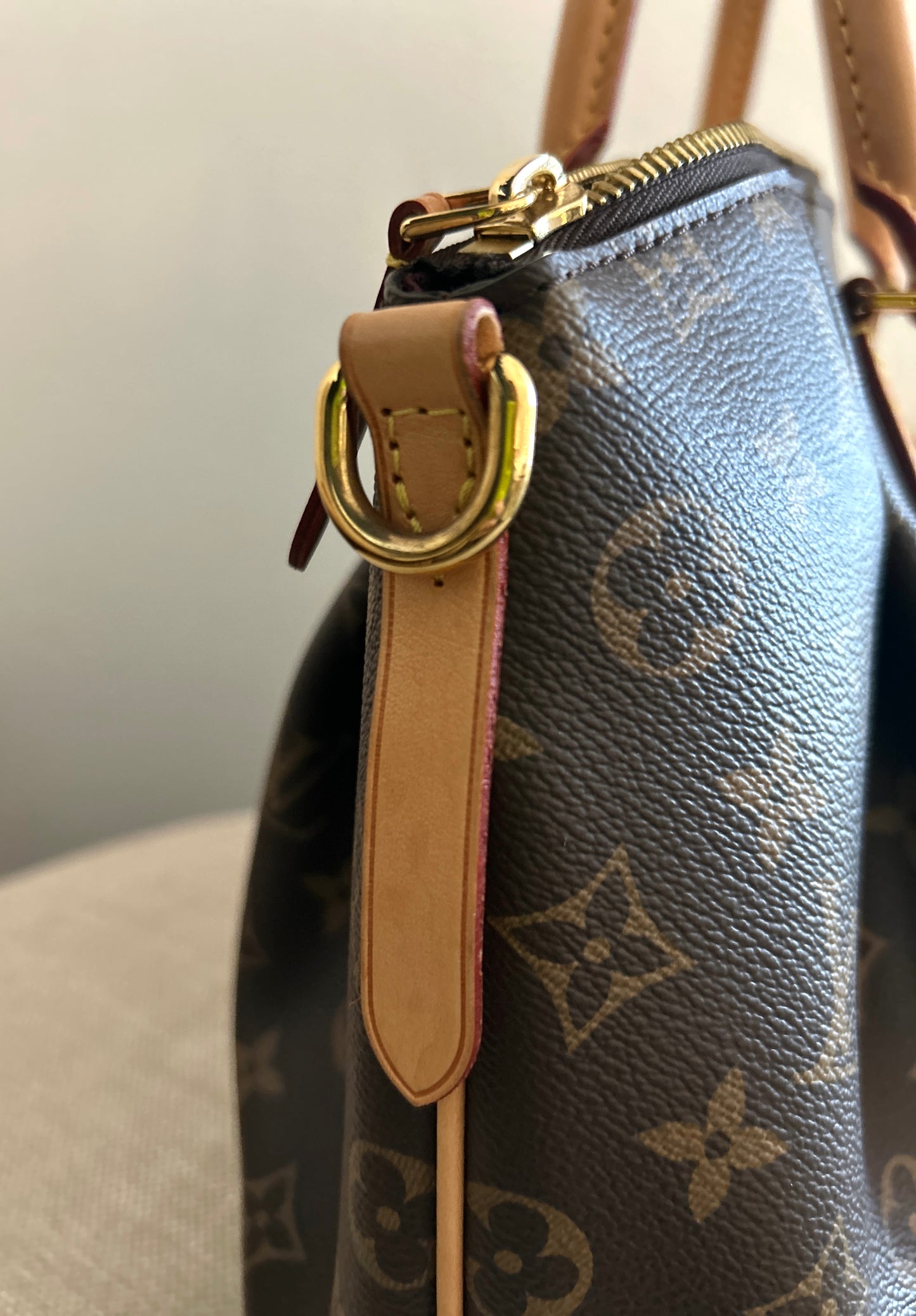 Louis Vuitton Turenne Handbag MM