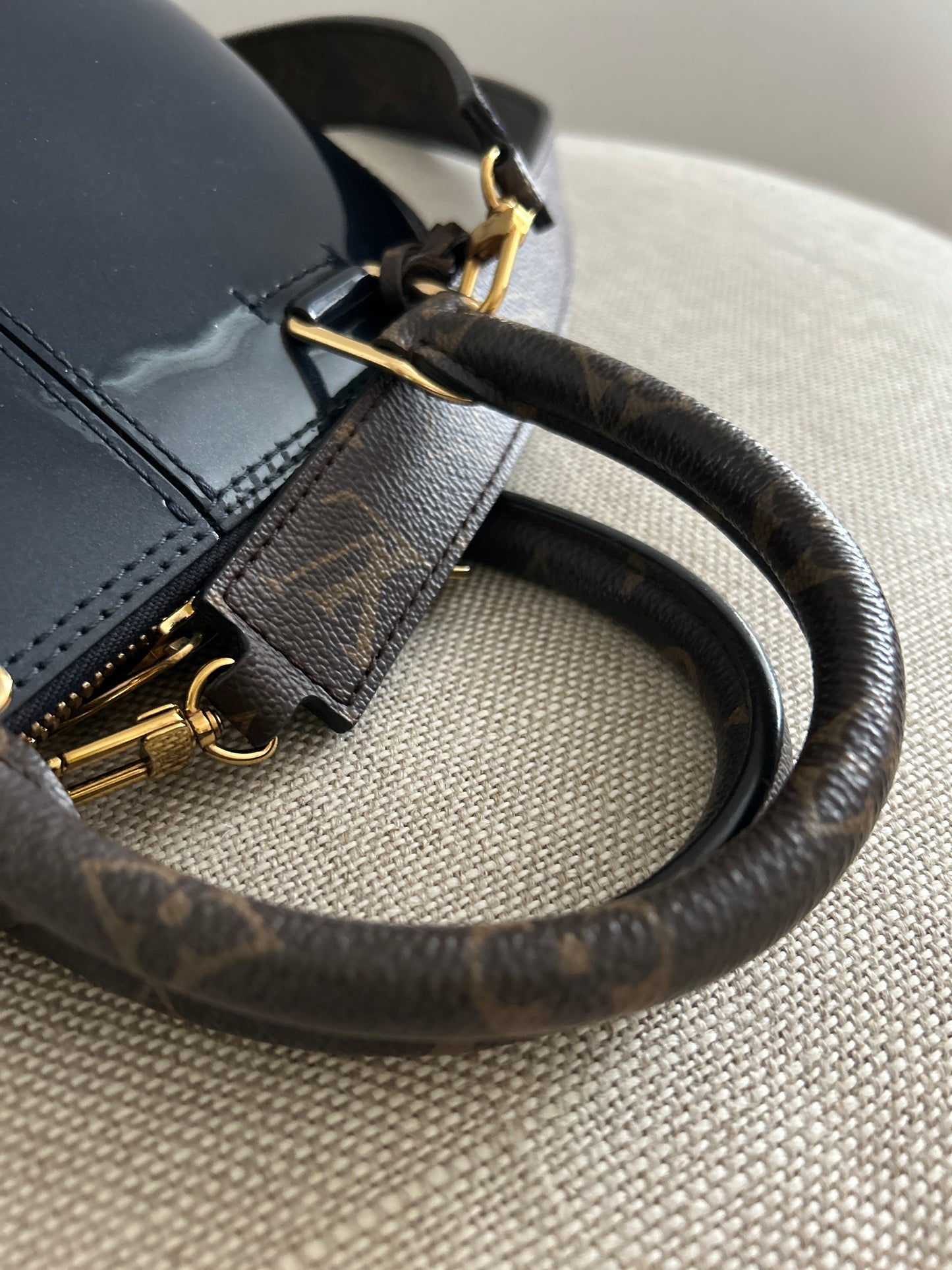 LOUIS VUITTON
Patent Monogram Alma BB Marine