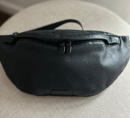 Louis Vuitton Discovery Bum Bag