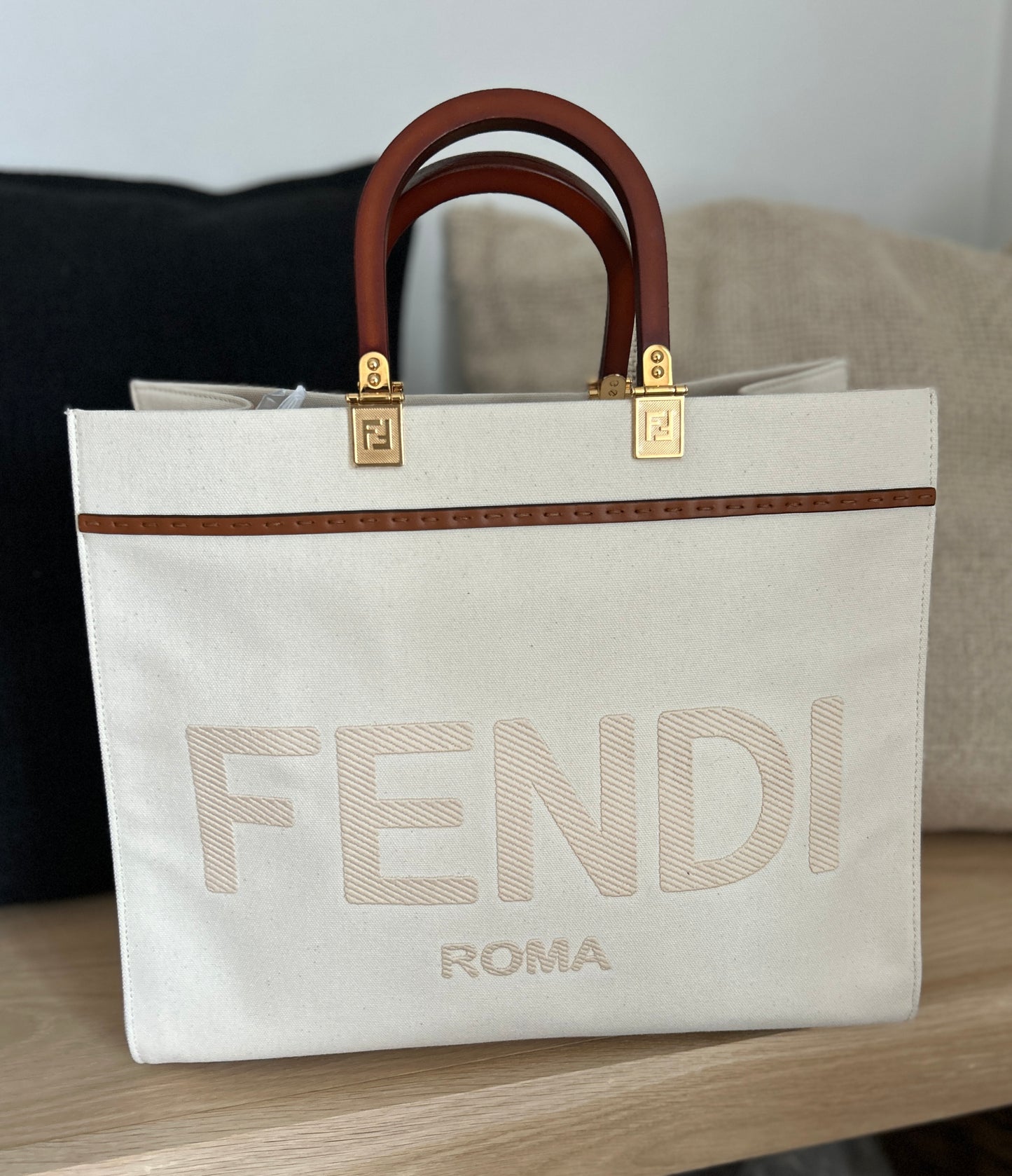 Fendi Sunshine Tote (Medium)