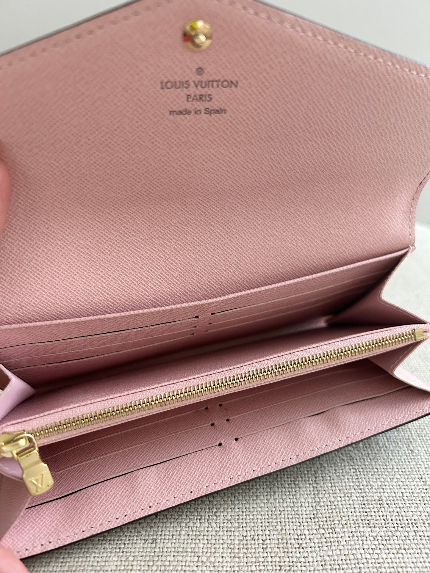 Louis Vuitton Sarah Wallet (rose ballerine)