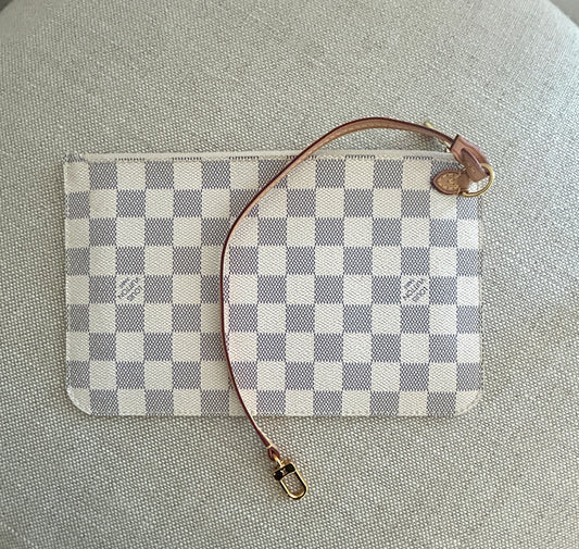 Louis Vuitton Pochette in Damier Azure MM