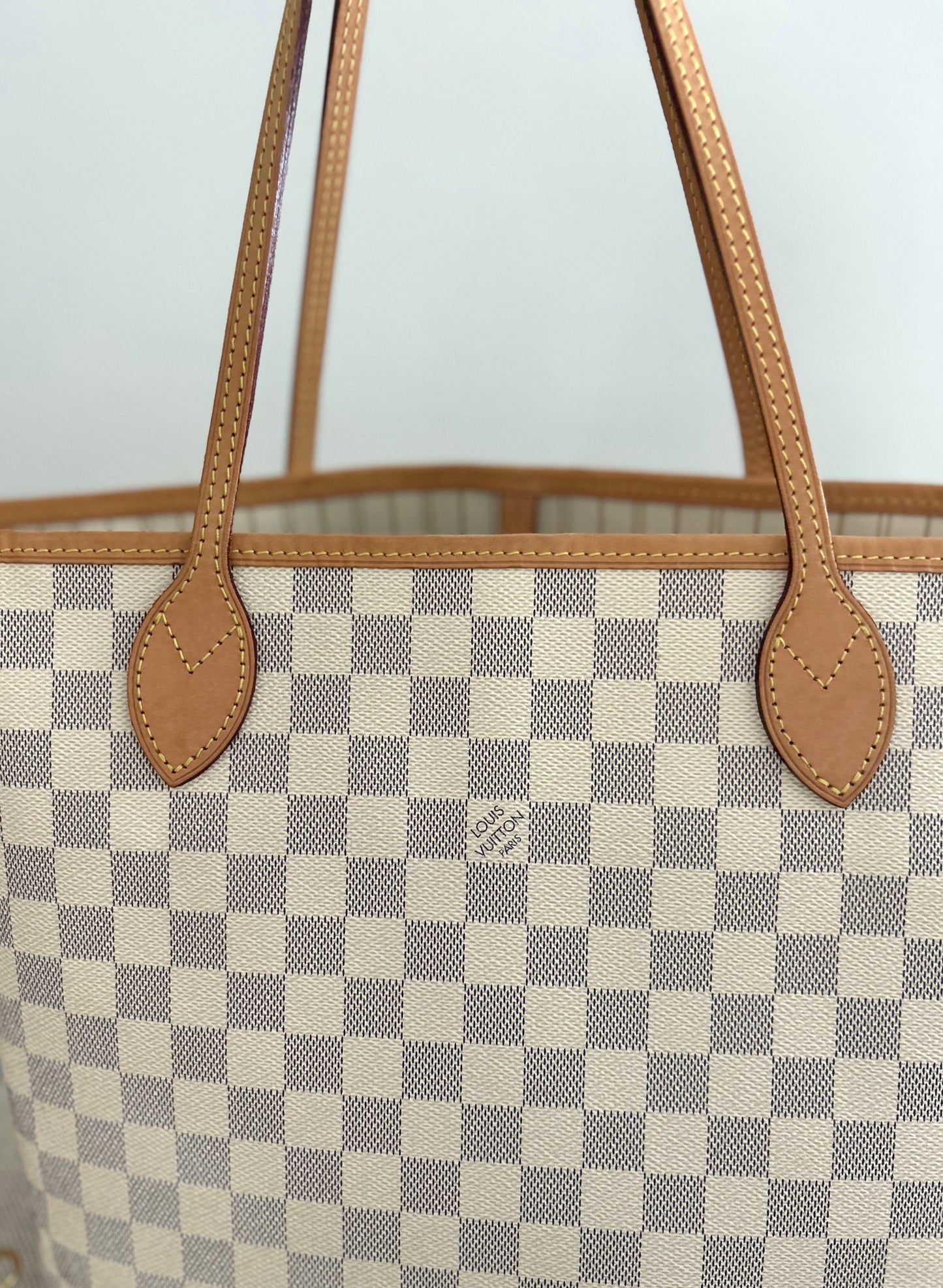 Louis Vuitton Neverfull in Damier Azure MM (microchipped)