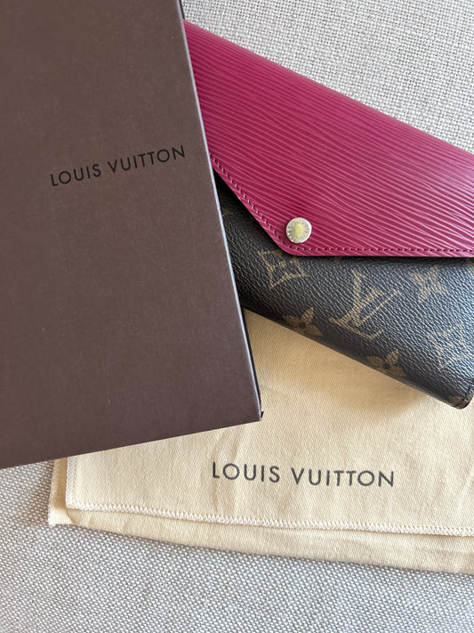 LOUIS VUITTON
Monogram Epi Marie-Lou Long Wallet Fuchsia (Pivone)