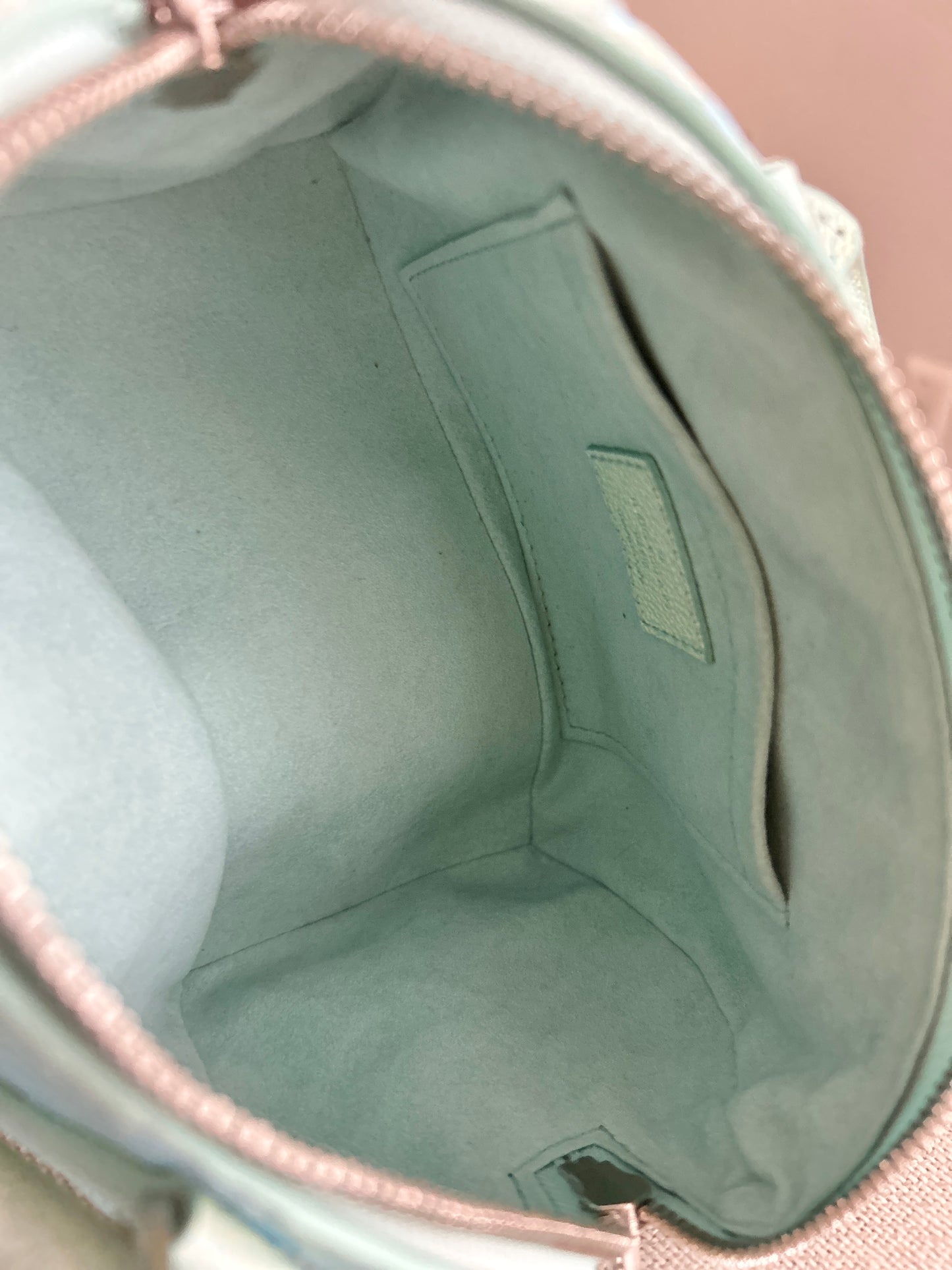 LOUIS VUITTON
Empreinte Monogram Summer Stardust Speedy 20 Water Green (Limited Edition)