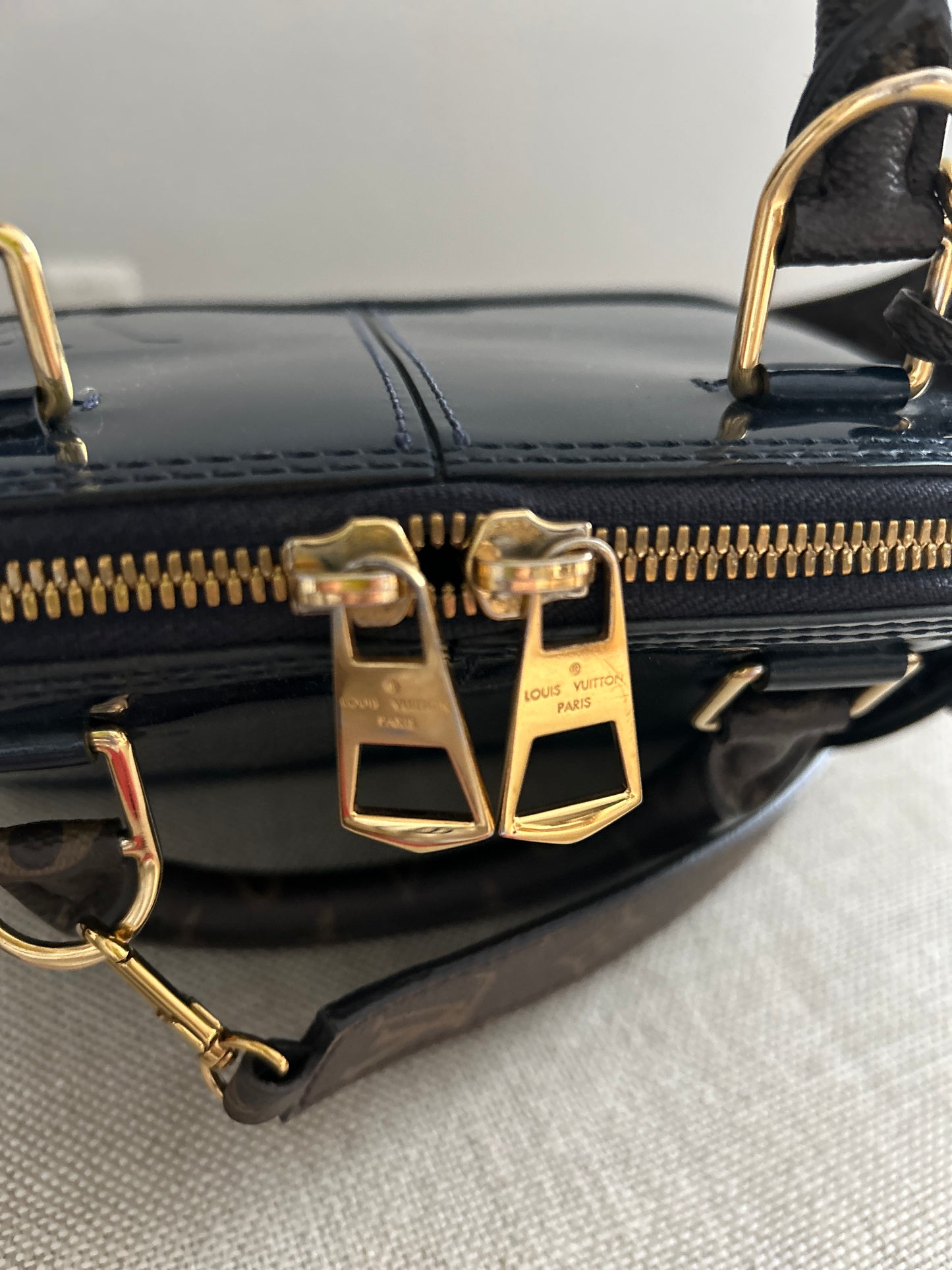 LOUIS VUITTON
Patent Monogram Alma BB Marine