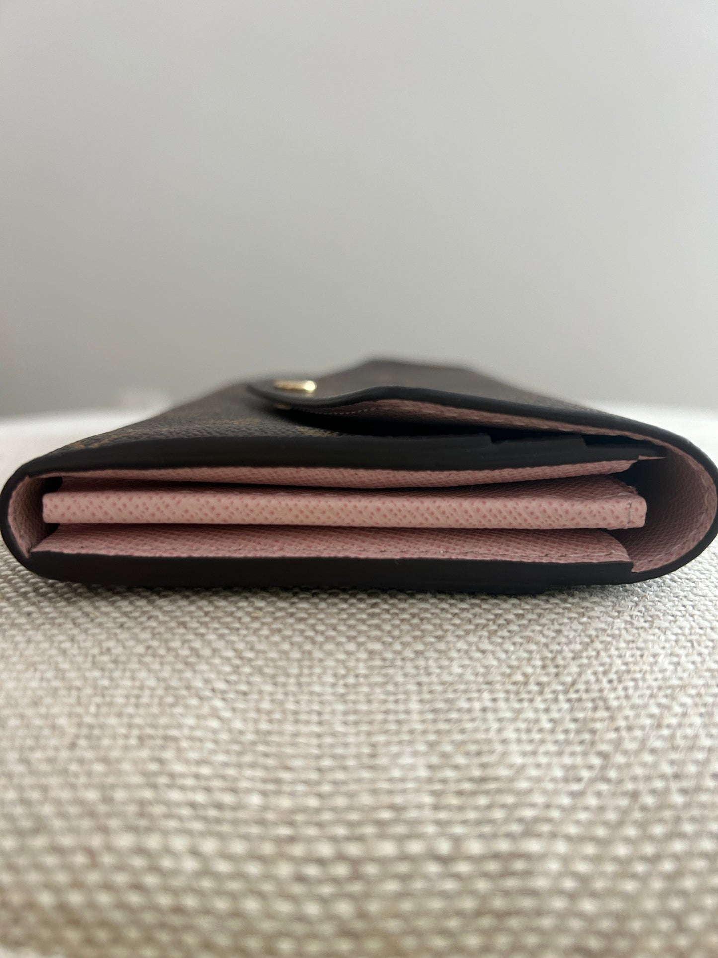 Louis Vuitton Sarah Wallet (rose ballerine)