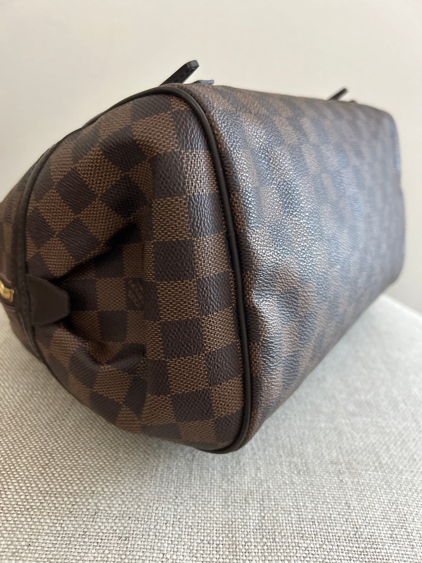 Louis Vuitton 
Rivington GM Danier Ebene Canvas Shoulder Bag