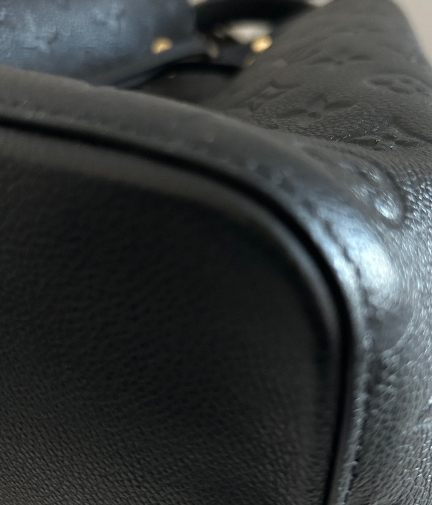 Louis Vuitton  NéoNoé MM Empreinte Leather - Black