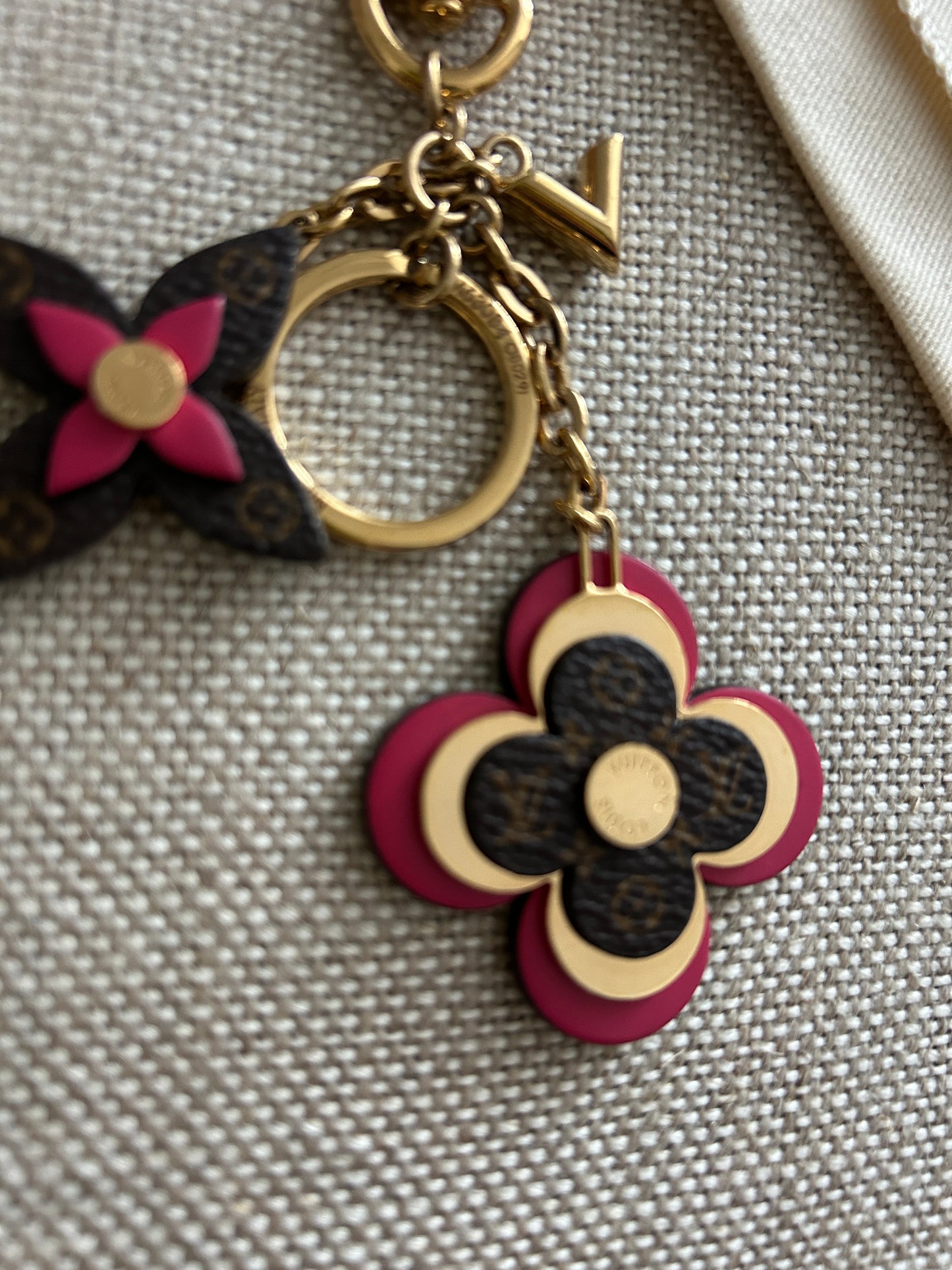 Louis Vuitton Blooming Flowers Bag Charm/Key Holder