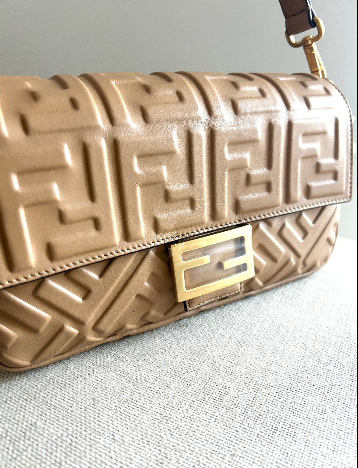 Fendi Baguette (soft nappa leather -Beige)