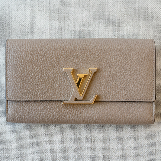 Louis Vuitton Capucines Wallet Pebble