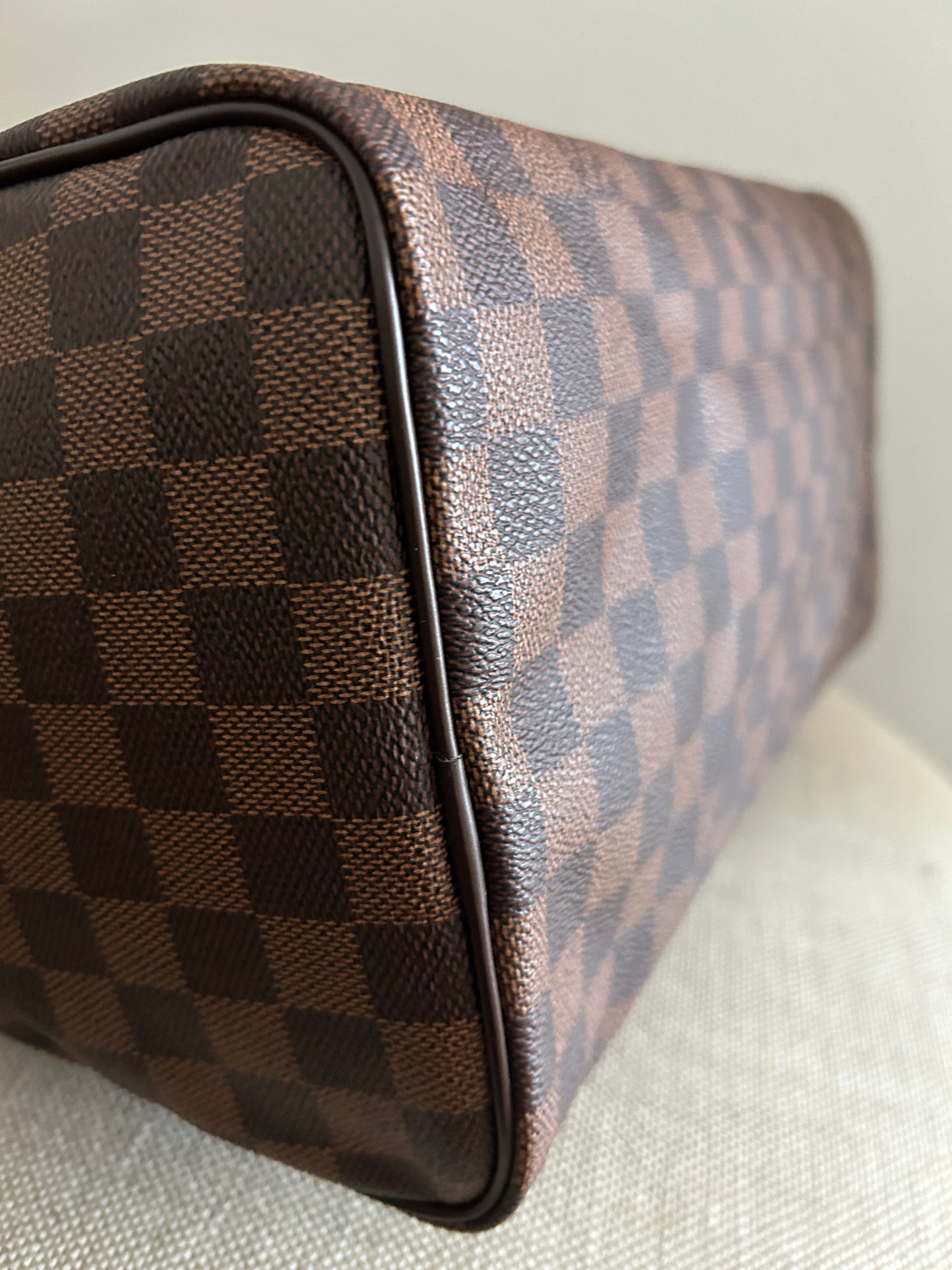 Louis Vuitton
Speedy Handbag Damier 30