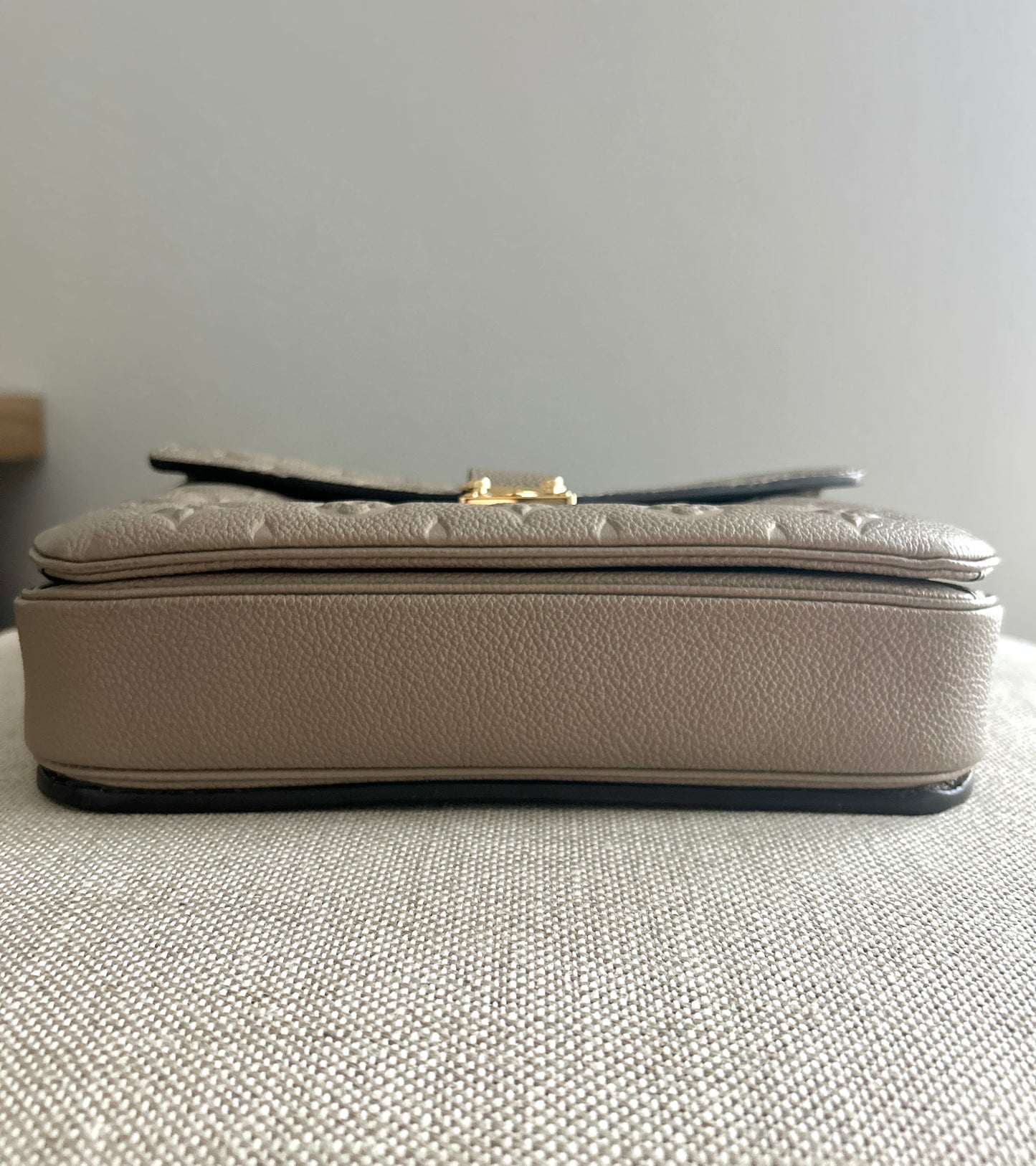 Louis Vuitton Empreinte Pochette Metis in Turtledove