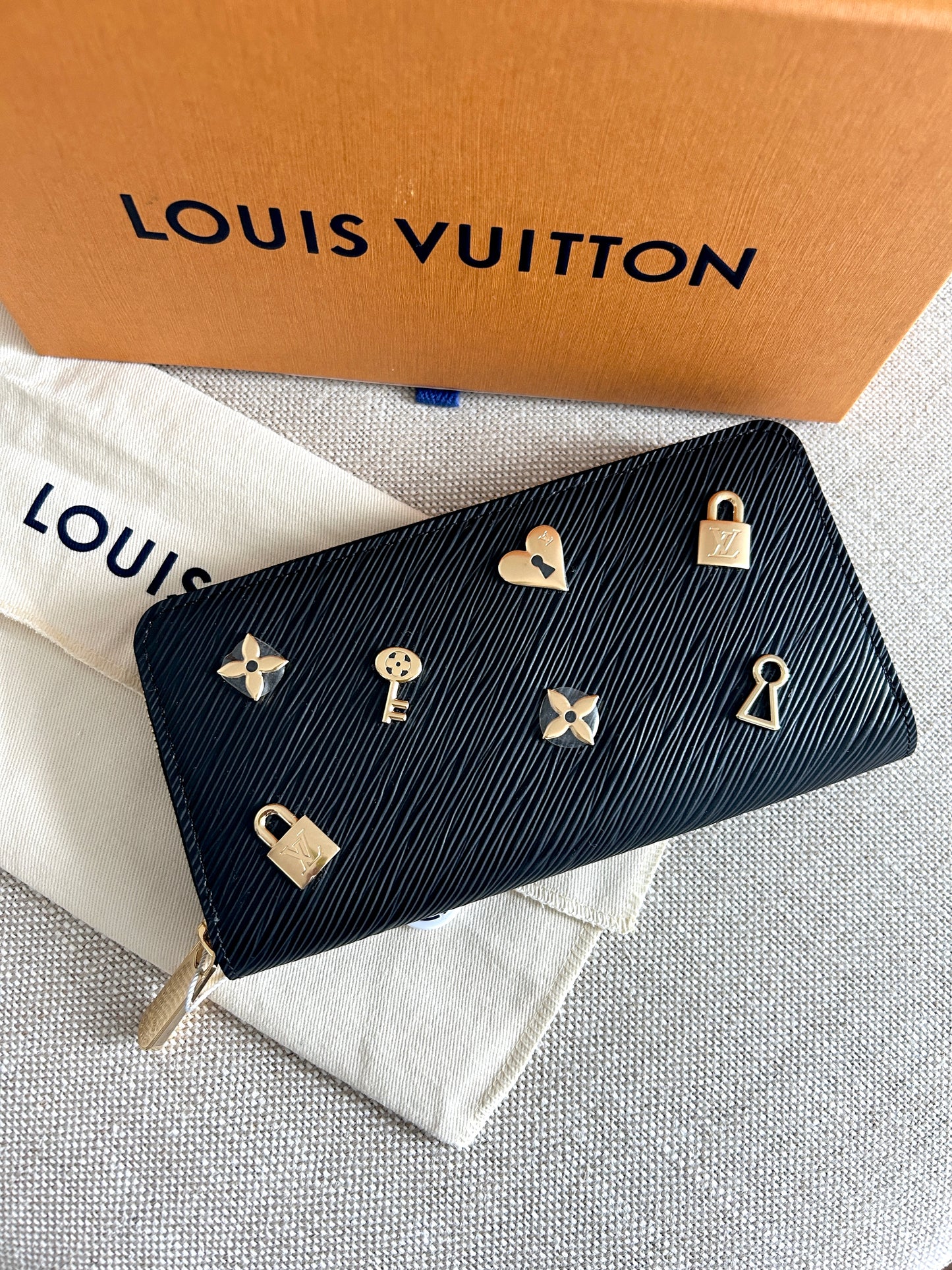 Louis Vuitton Long Wallet Lovelock Zippy Epi Noir