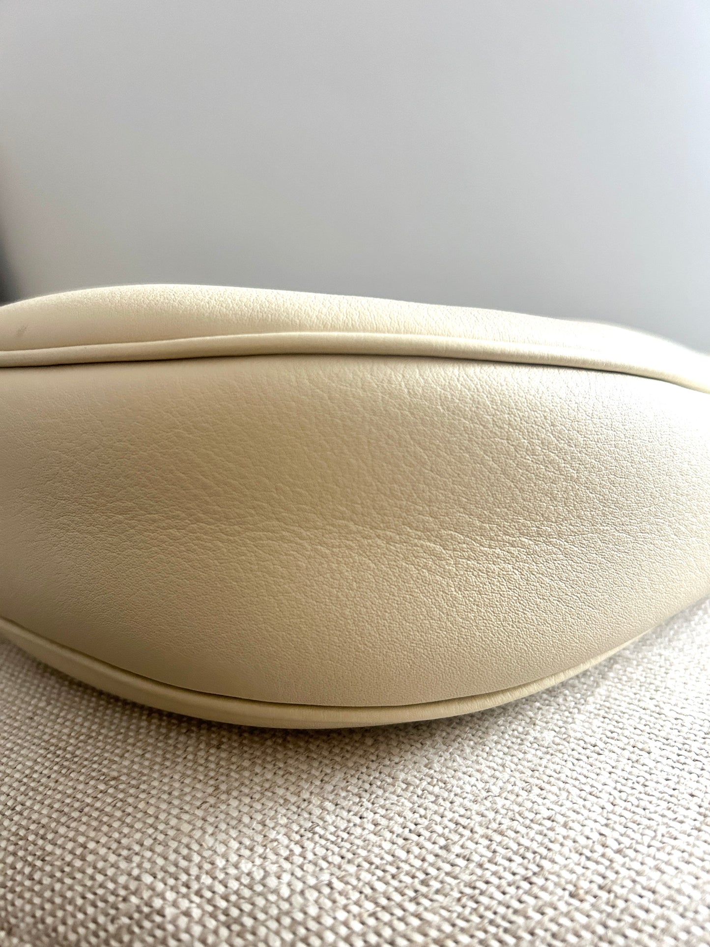 Small HELOÏSE Bag Cuir Triomphe In Supple Calfskin