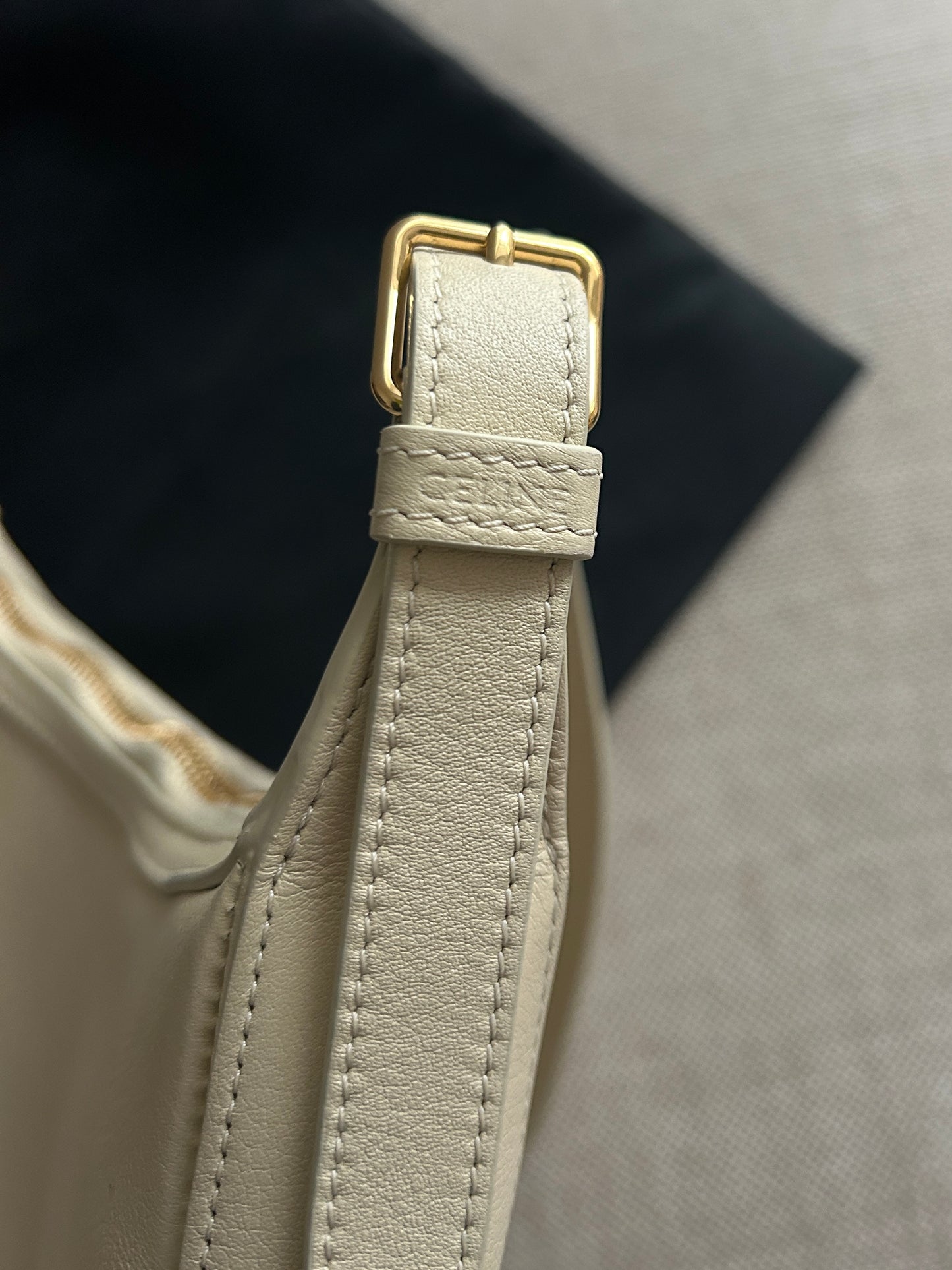 Small HELOÏSE Bag Cuir Triomphe In Supple Calfskin