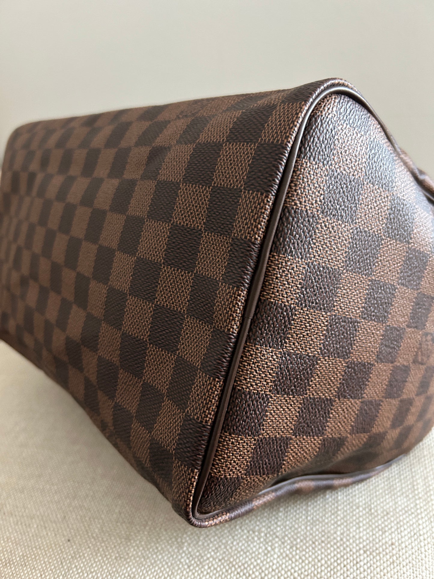 Louis Vuitton
Speedy Handbag Damier 30