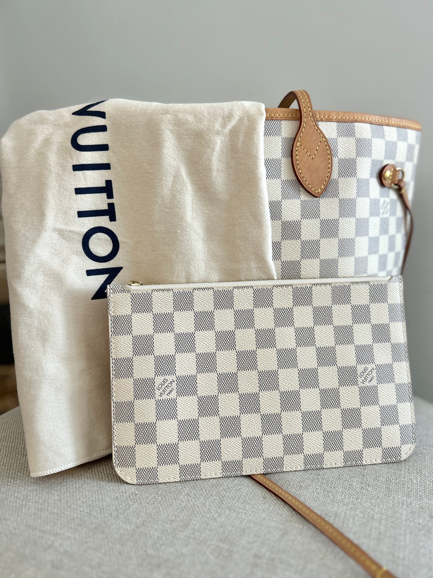 Louis Vuitton Neverfull in Damier Azure MM (microchipped)