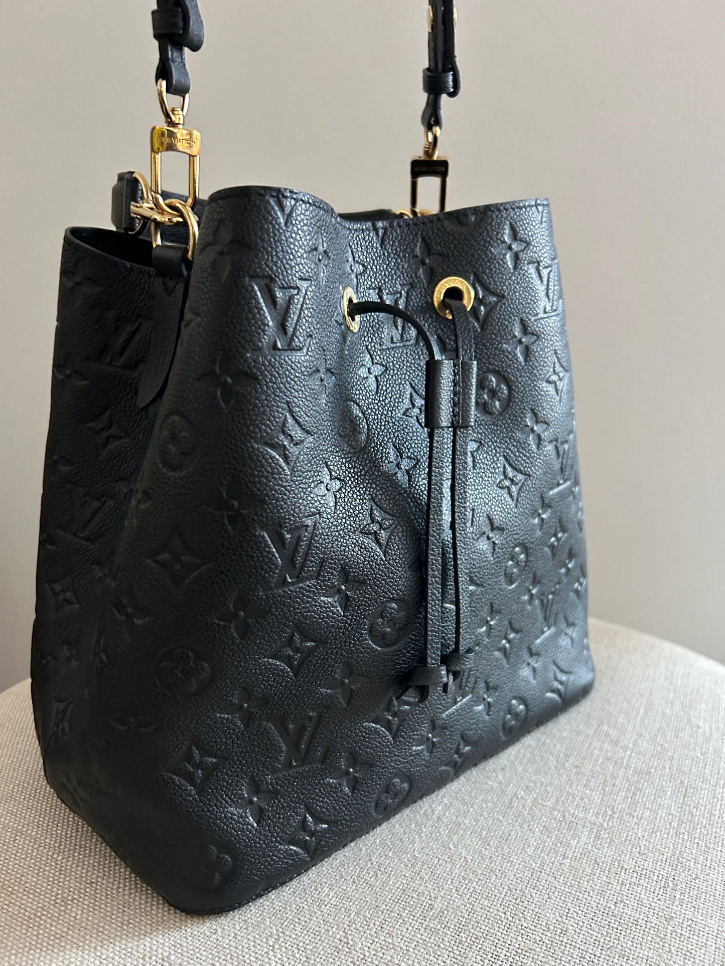 Louis Vuitton  NéoNoé MM Empreinte Leather - Black