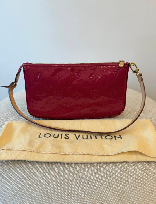 Louis Vuitton  Vernis Monogram Vernis Pochette Shoulder Bag (red/cranberry)
