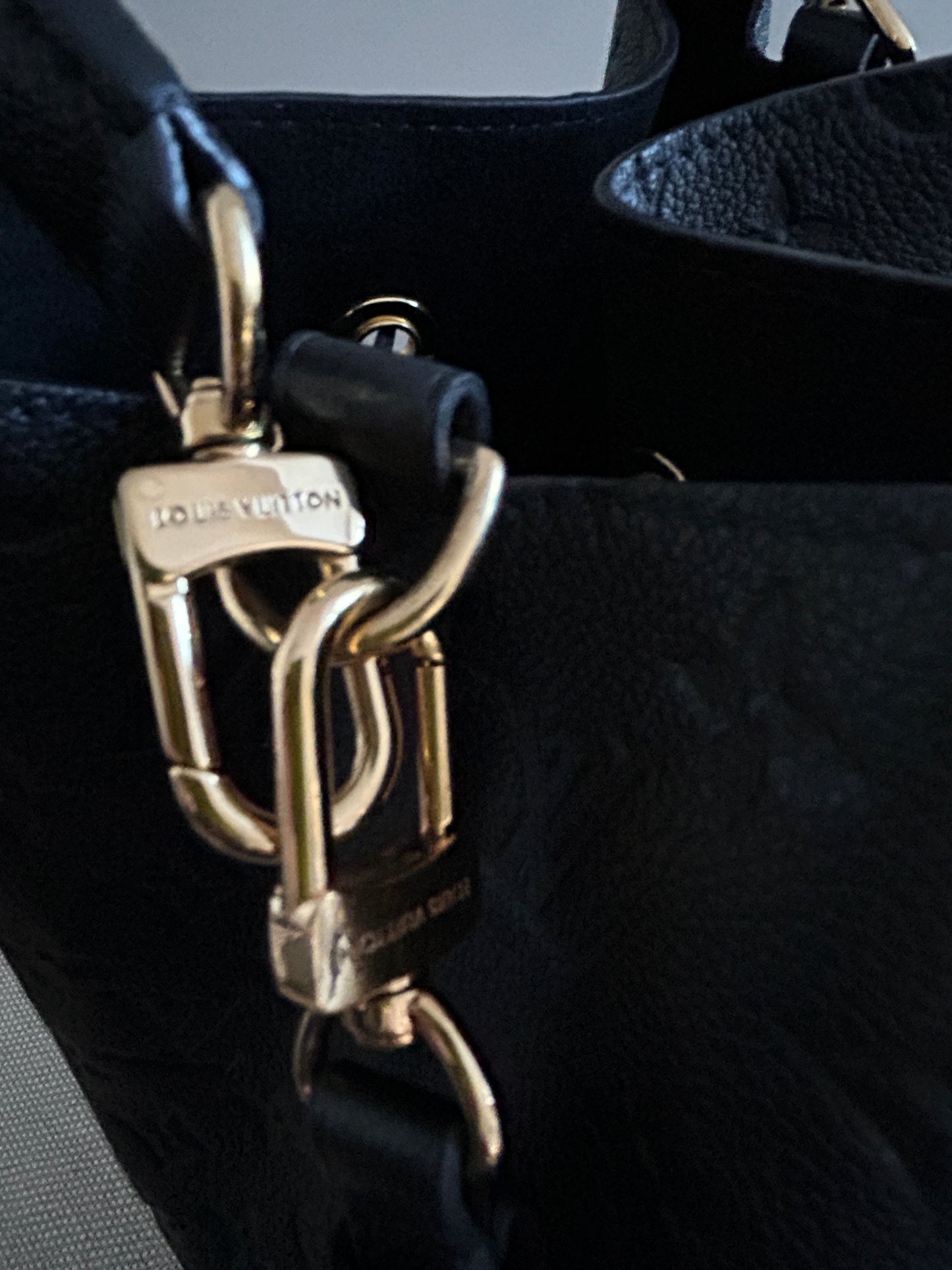 Louis Vuitton  NéoNoé MM Empreinte Leather - Black