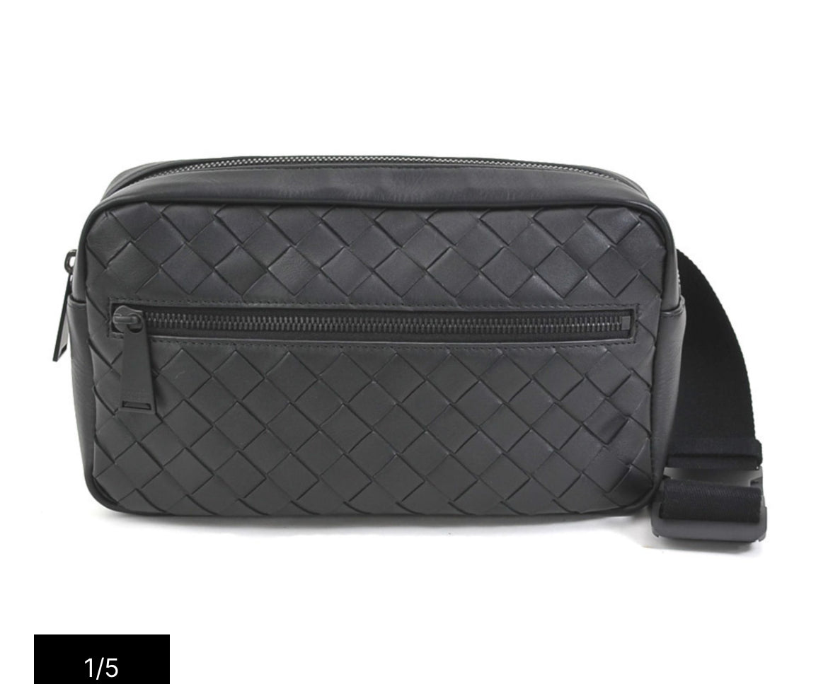 Bottega Veneta Body Bag Intrecciato Leather Black