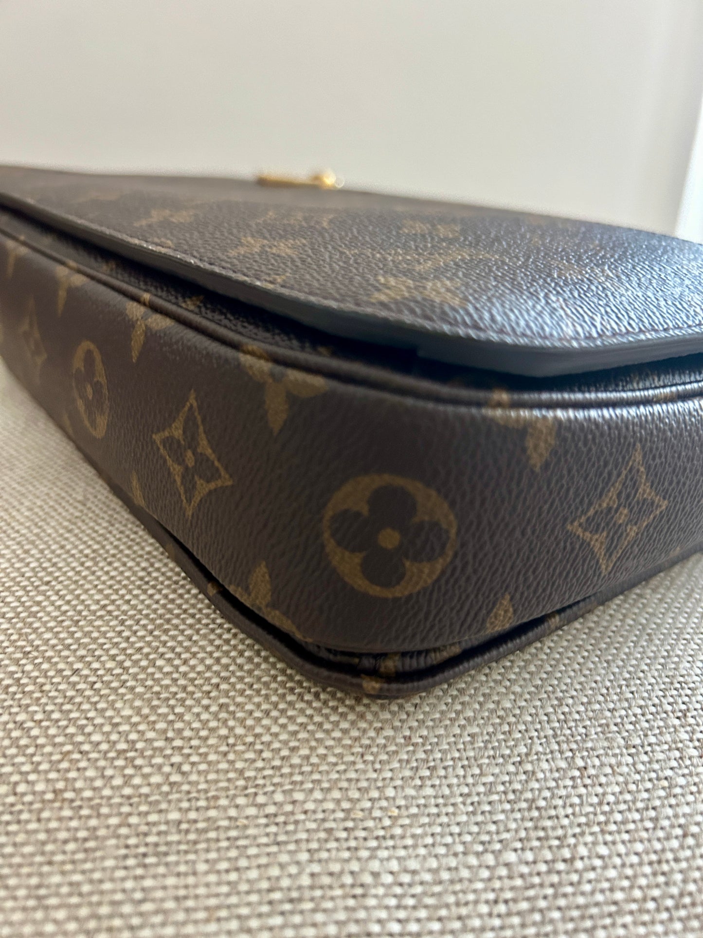 Louis Vuitton Pochette Métis in Monogram