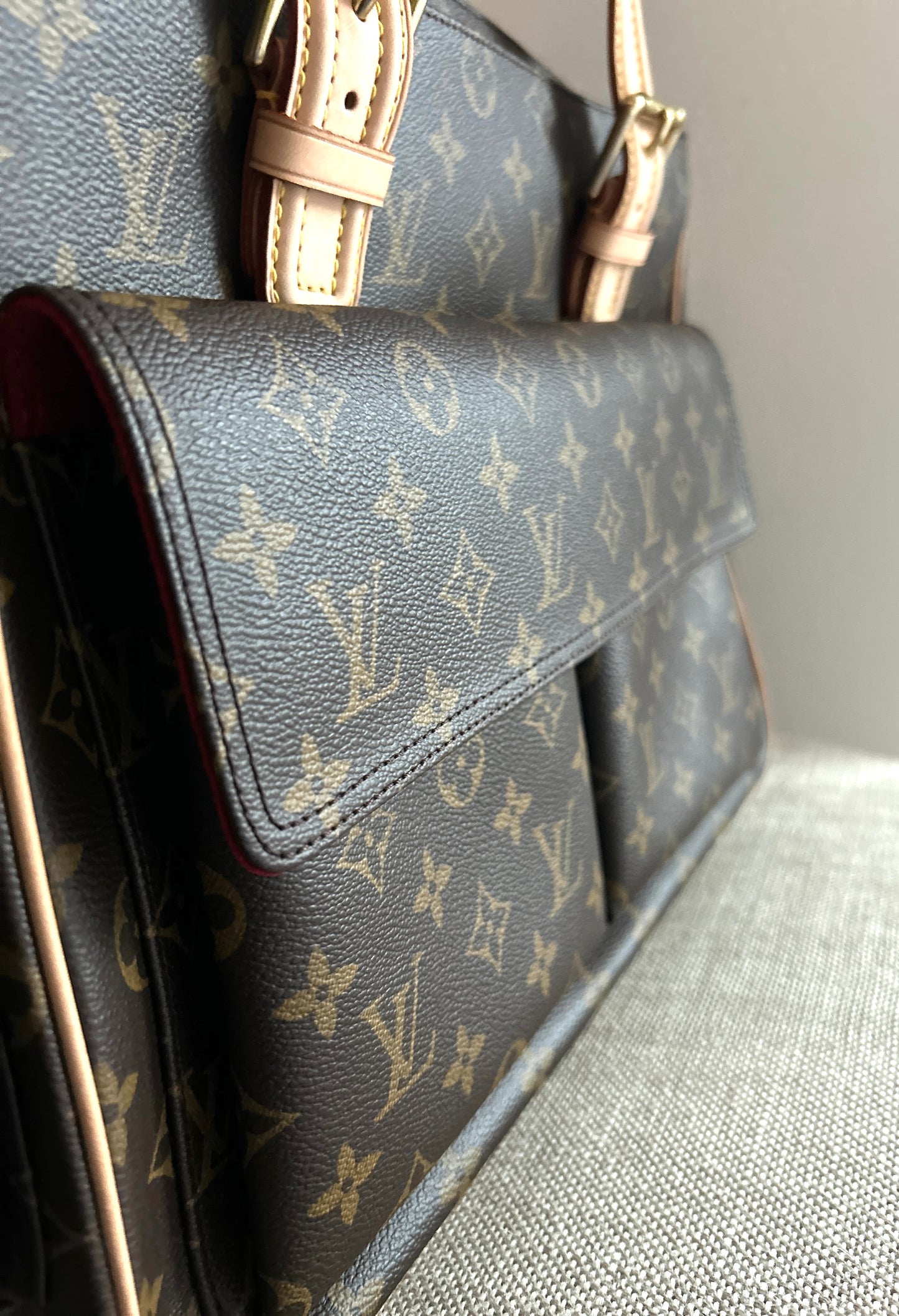 Louis Vuitton Multipli Cite Handbag in Monogram