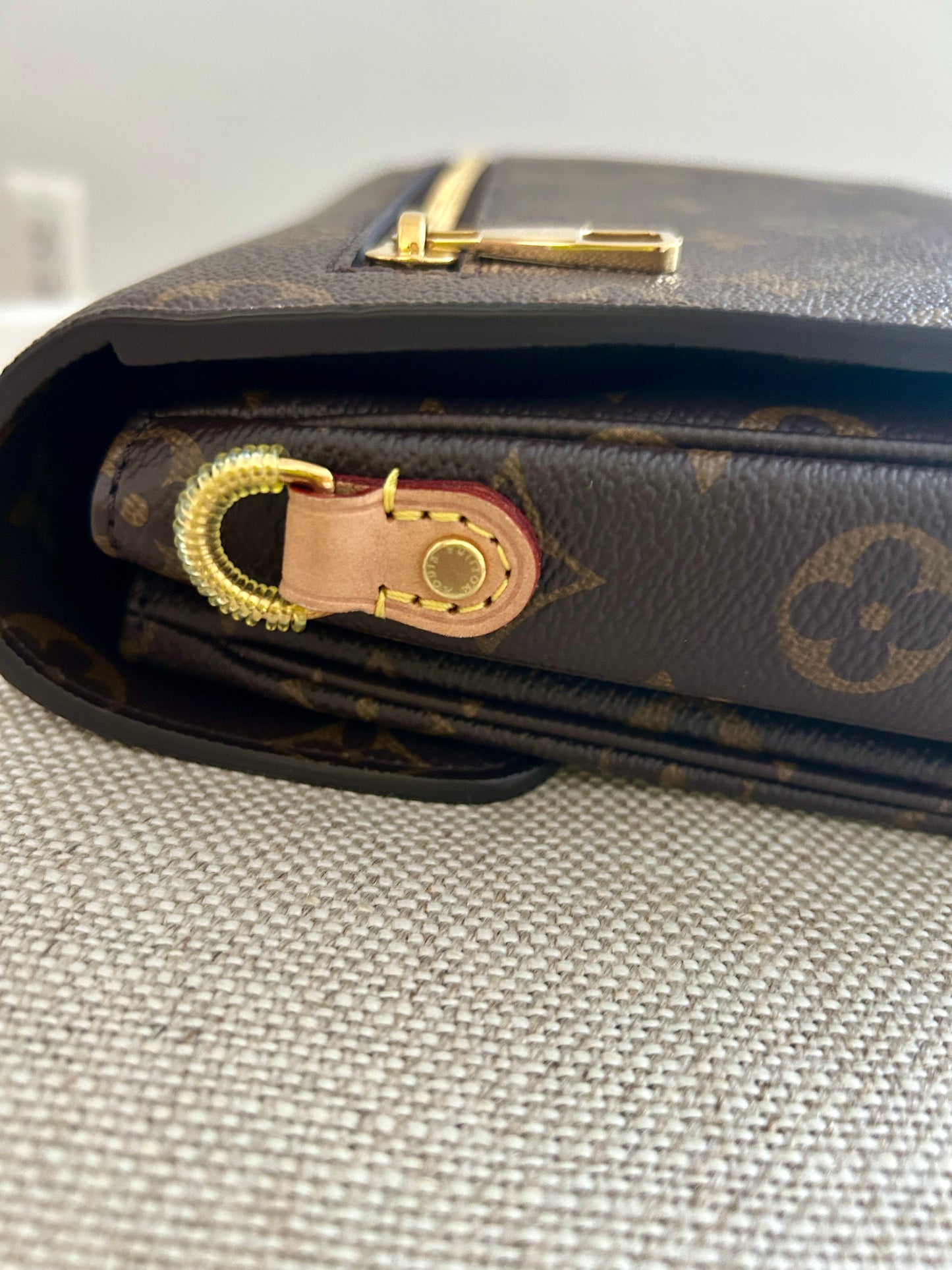 Louis Vuitton Pochette Métis in Monogram