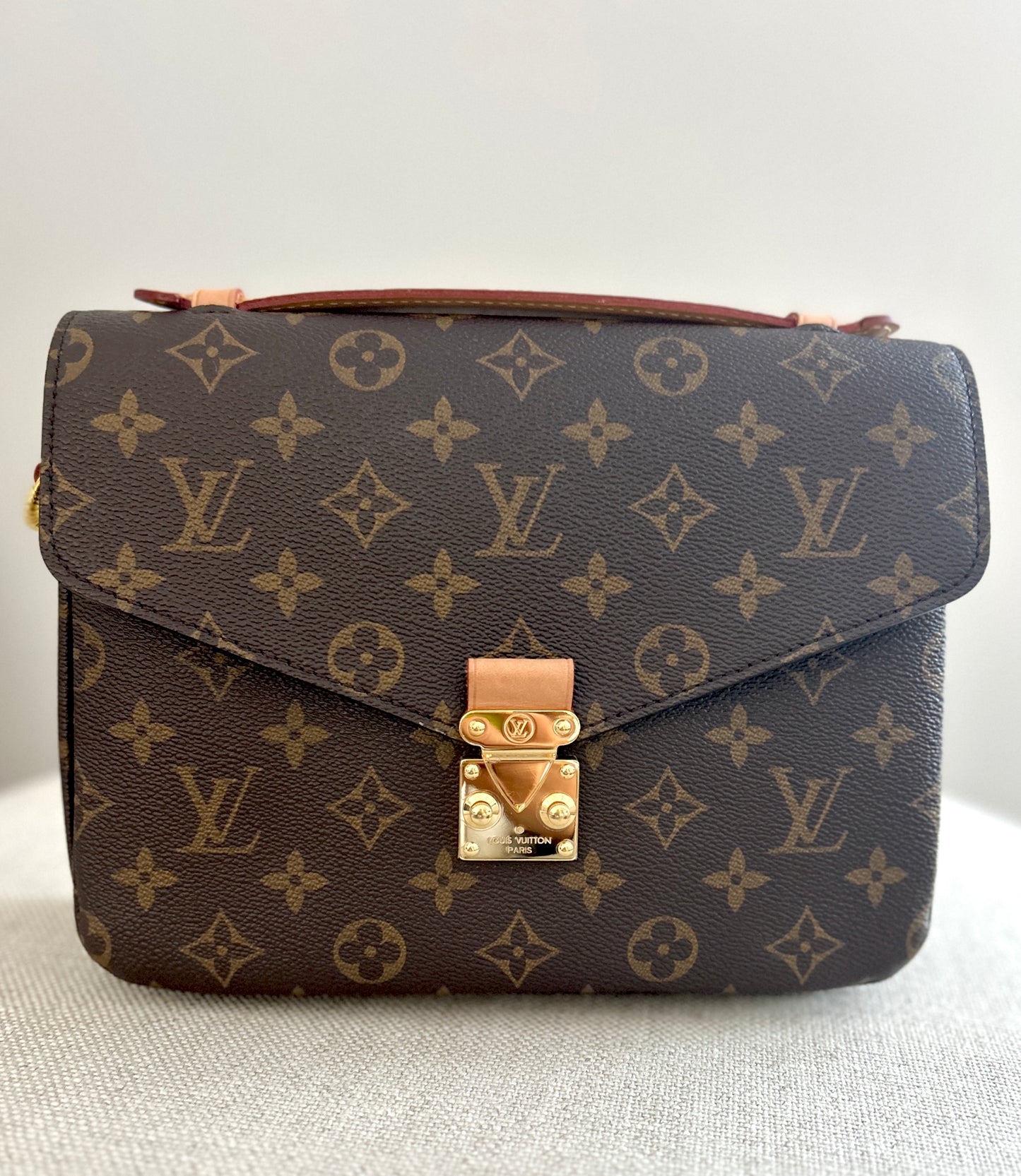 Louis Vuitton Pochette Métis in Monogram