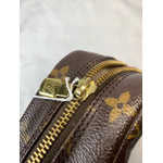 Louis Vuitton Trousse Toilette 23 Monogram